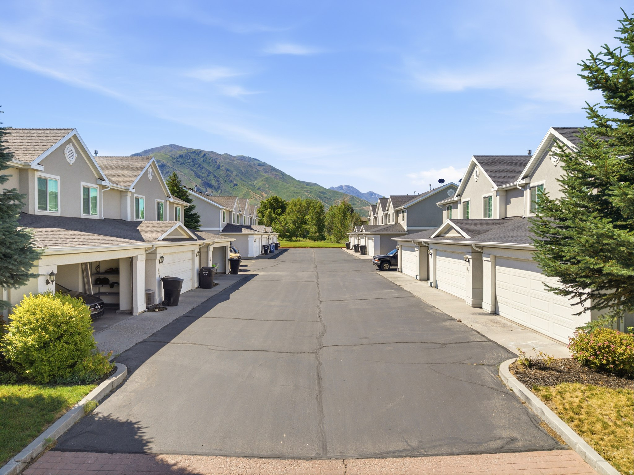 BROOKSIDE - Residential