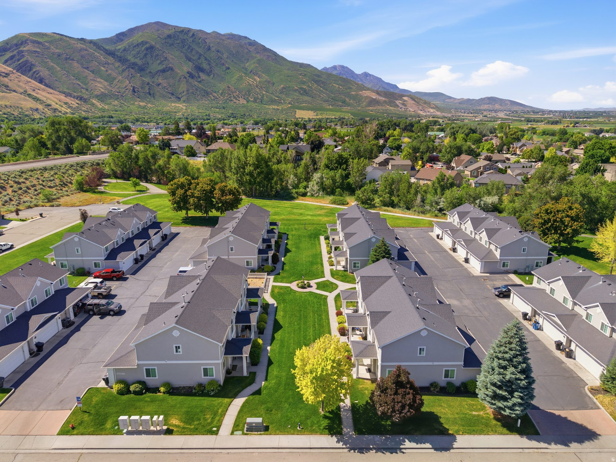 BROOKSIDE - Residential