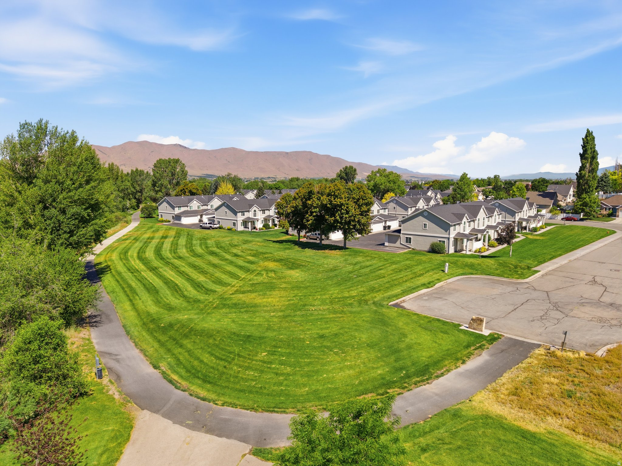 BROOKSIDE - Residential