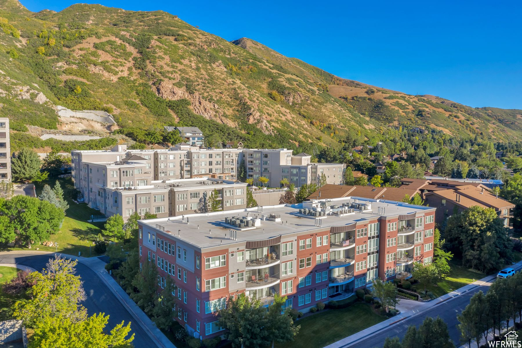 PRESIDENTIAL VILLAS - Residential