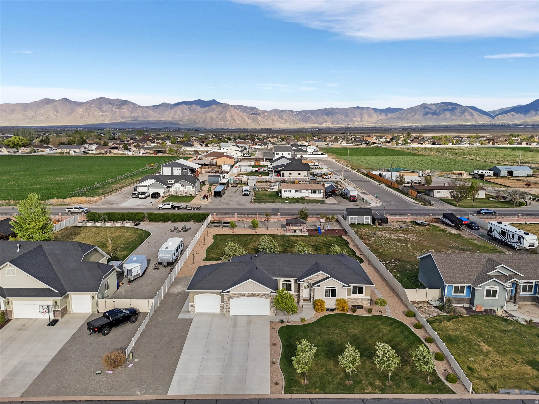 CARRIAGE CROSSING - Residential
