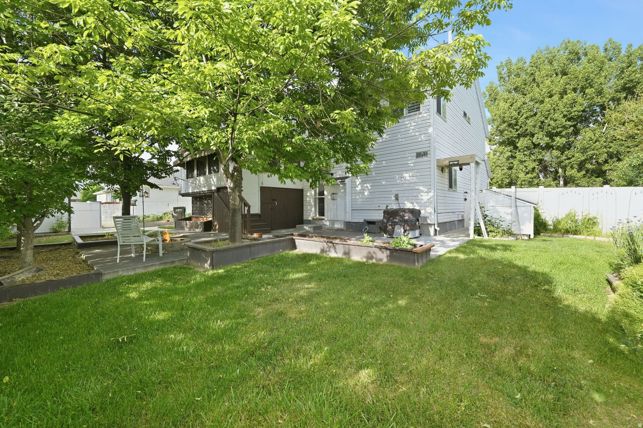 HOMETOWN RANCH - Residential