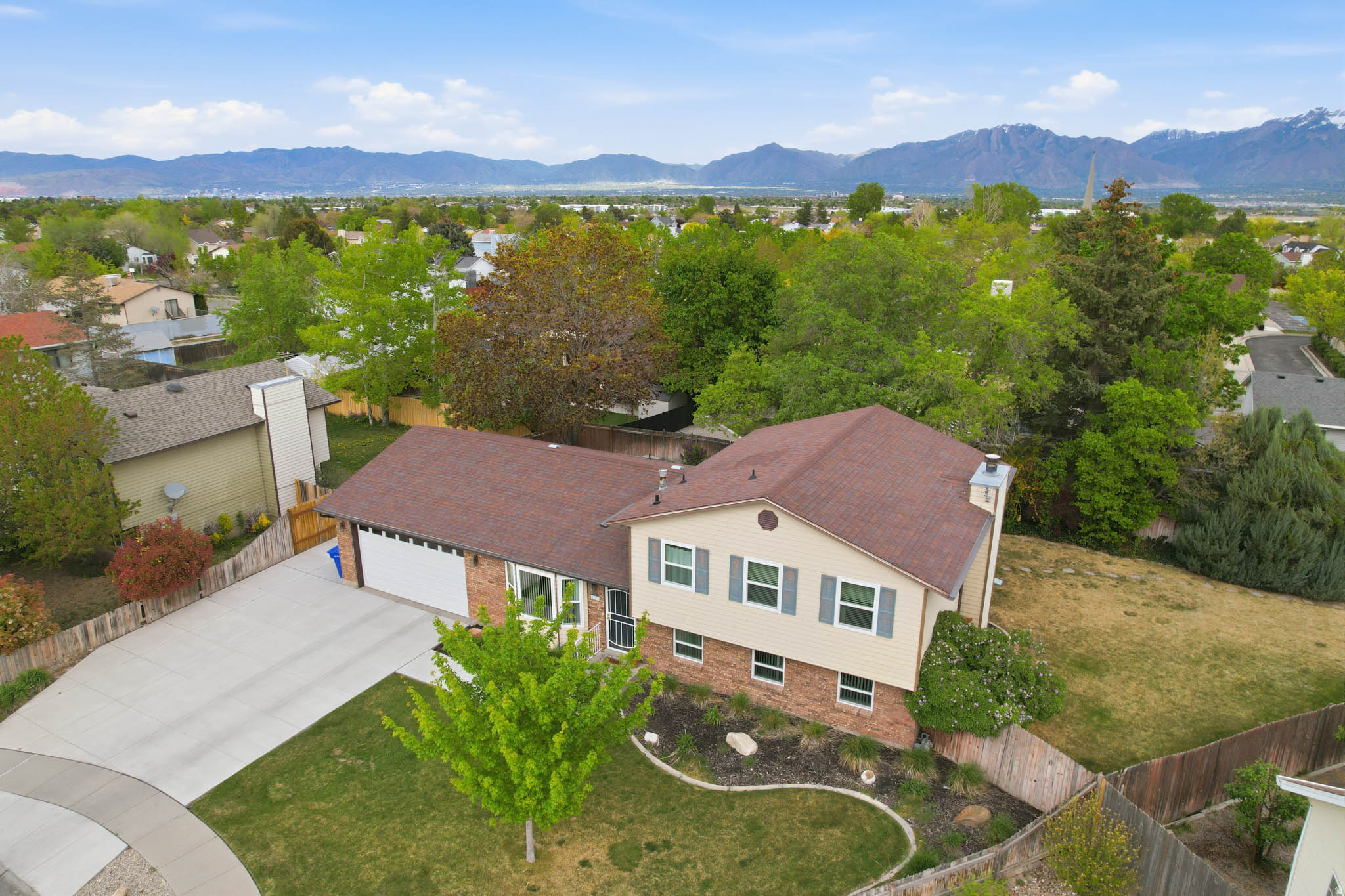OQUIRRH SHADOWS - Residential