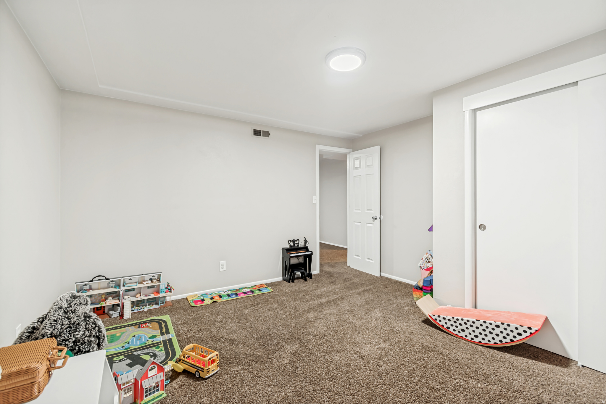 CENTRAL ESTATES - Residential