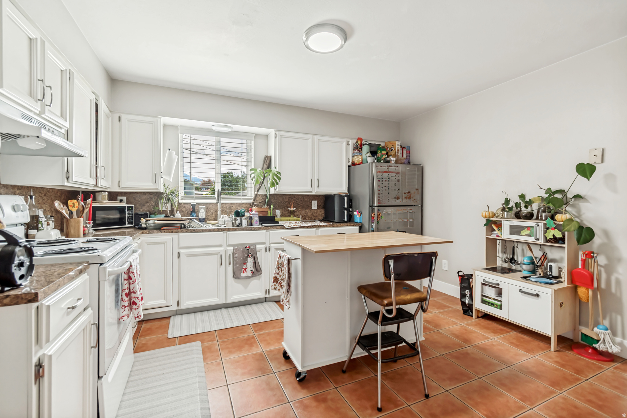 CENTRAL ESTATES - Residential