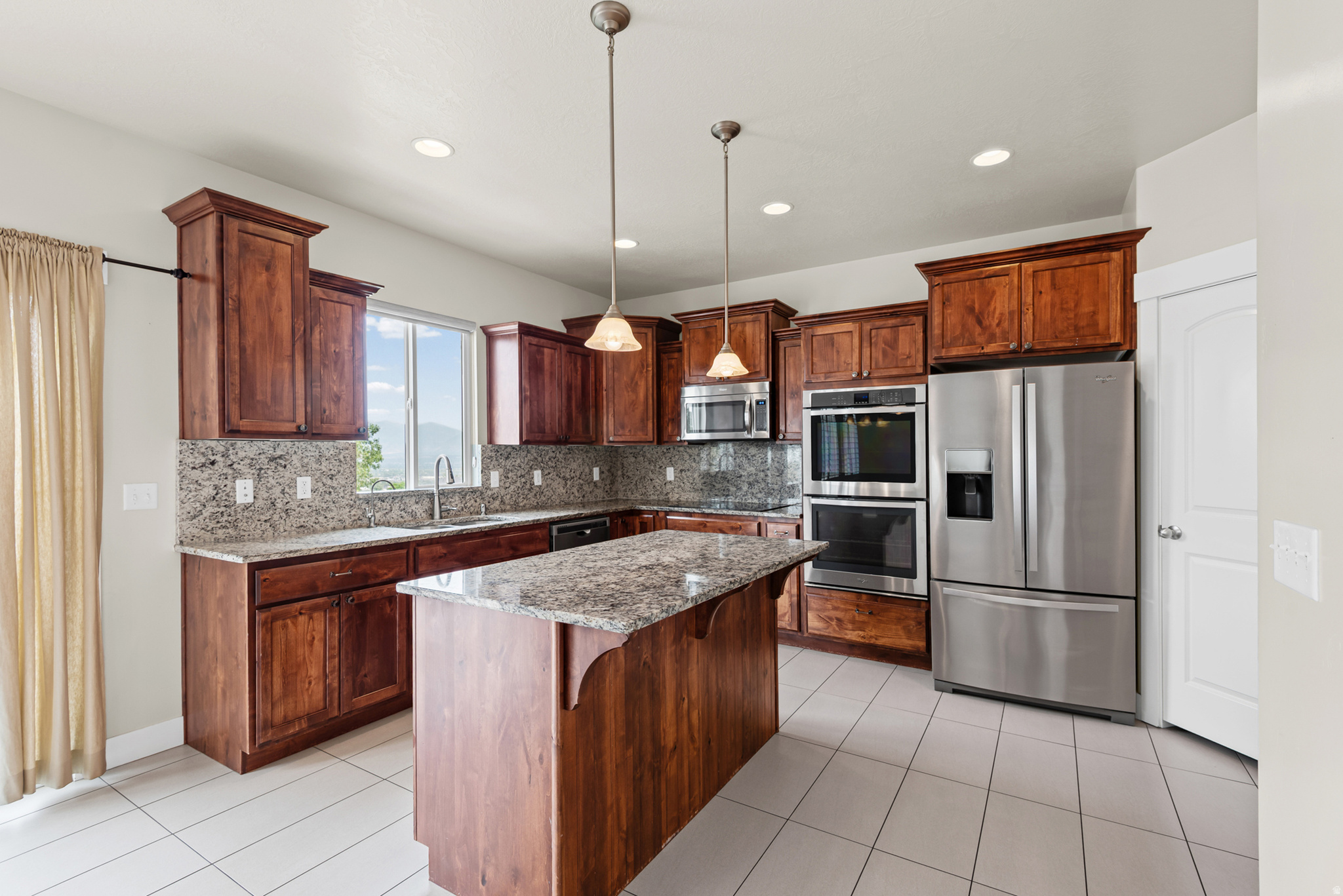MOUNTAIN HEIGHTS - Residential