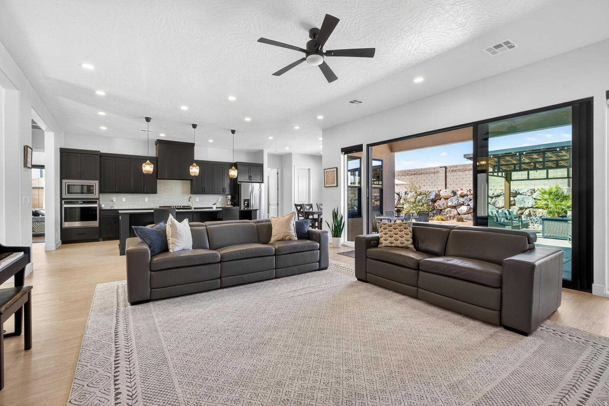 VIEWS AT CORAL CANYON PH 4 - Residential