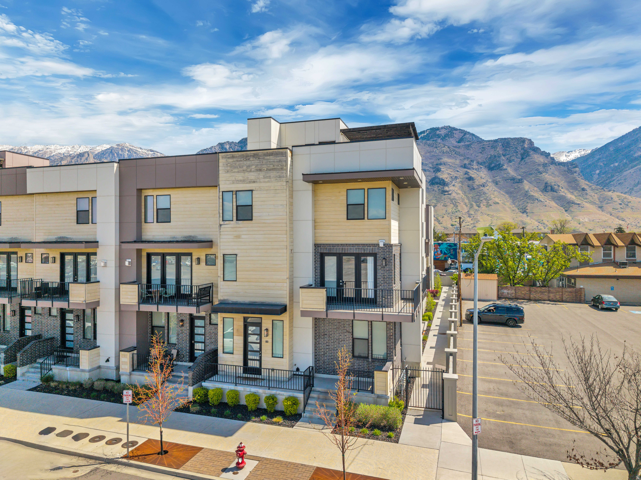 250 I STREET - Residential