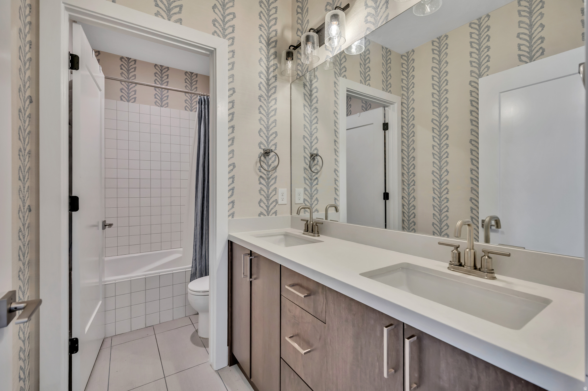 250 I STREET - Residential