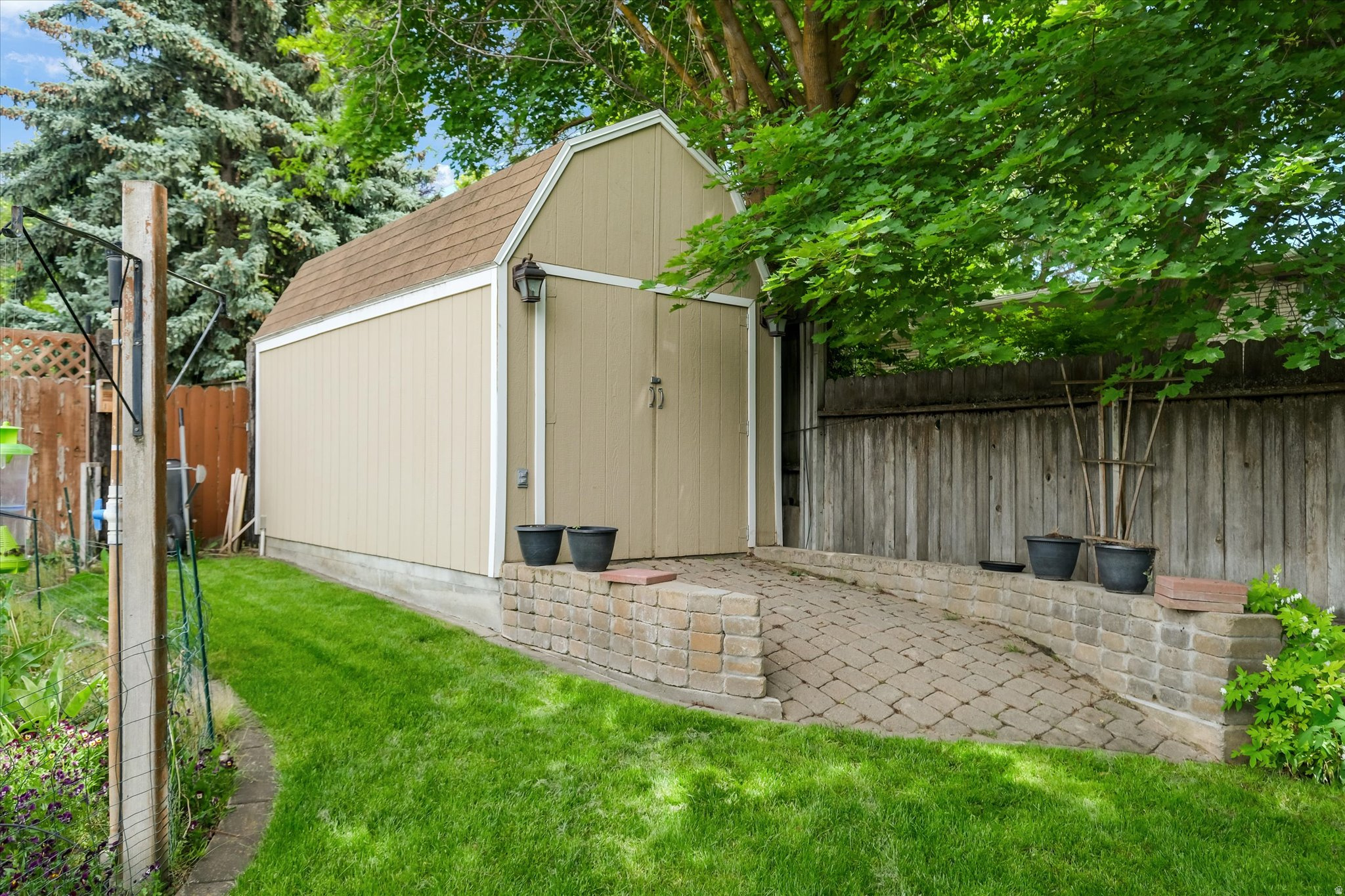 SPRING CREEK HOLLOW - Residential