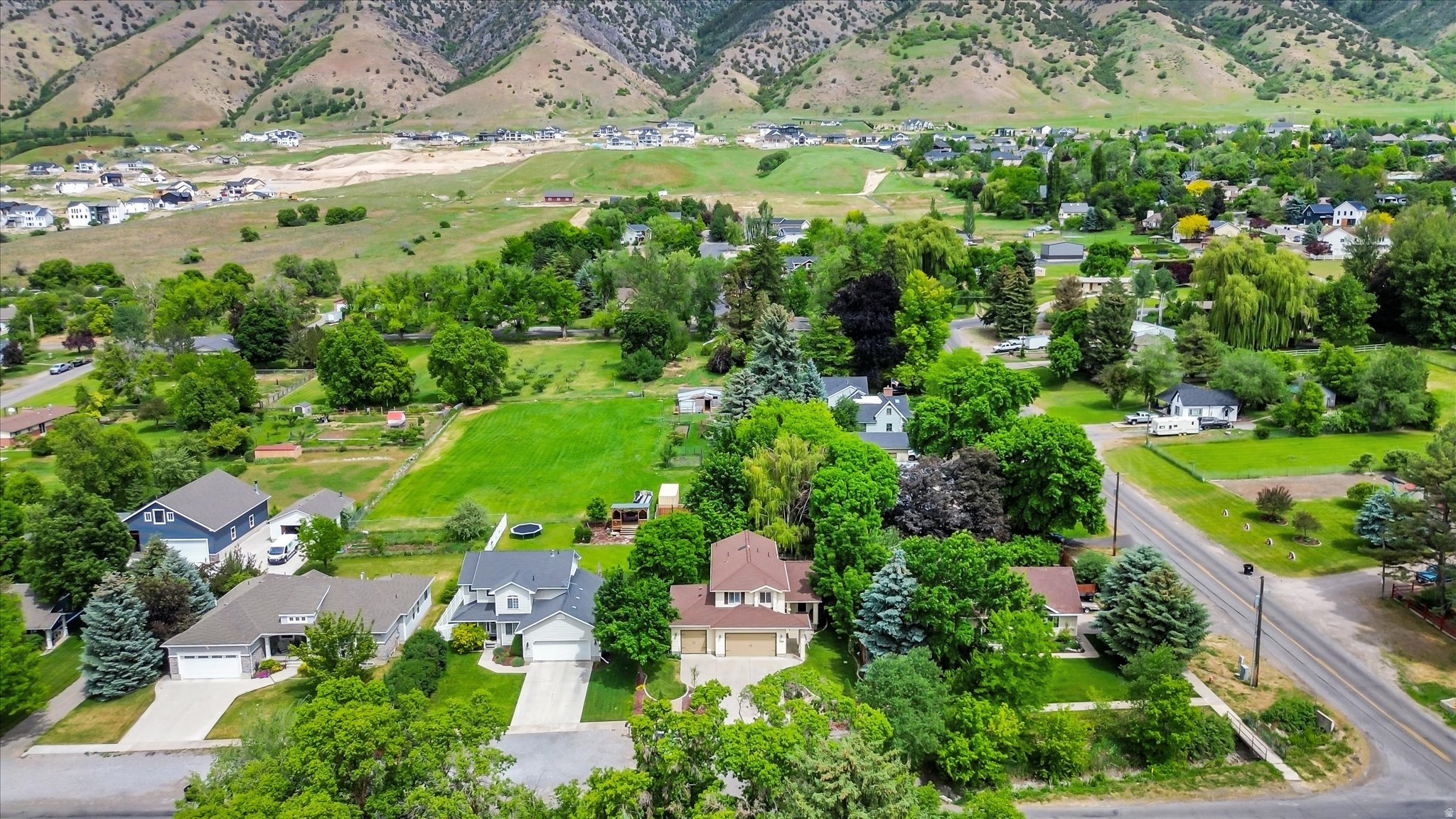 SPRING CREEK HOLLOW - Residential