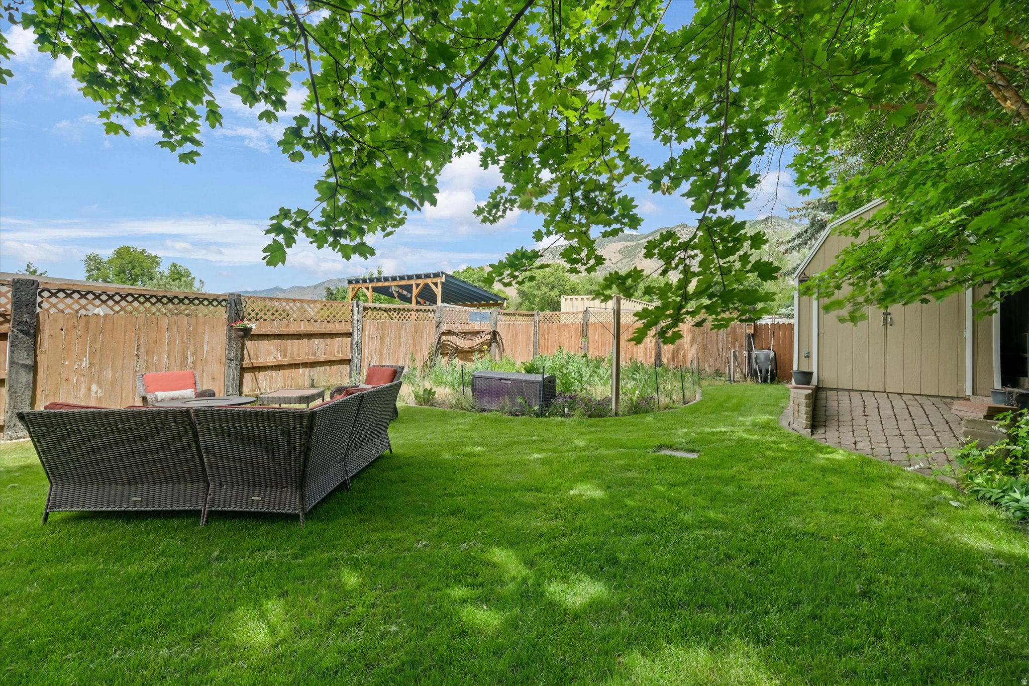 SPRING CREEK HOLLOW - Residential