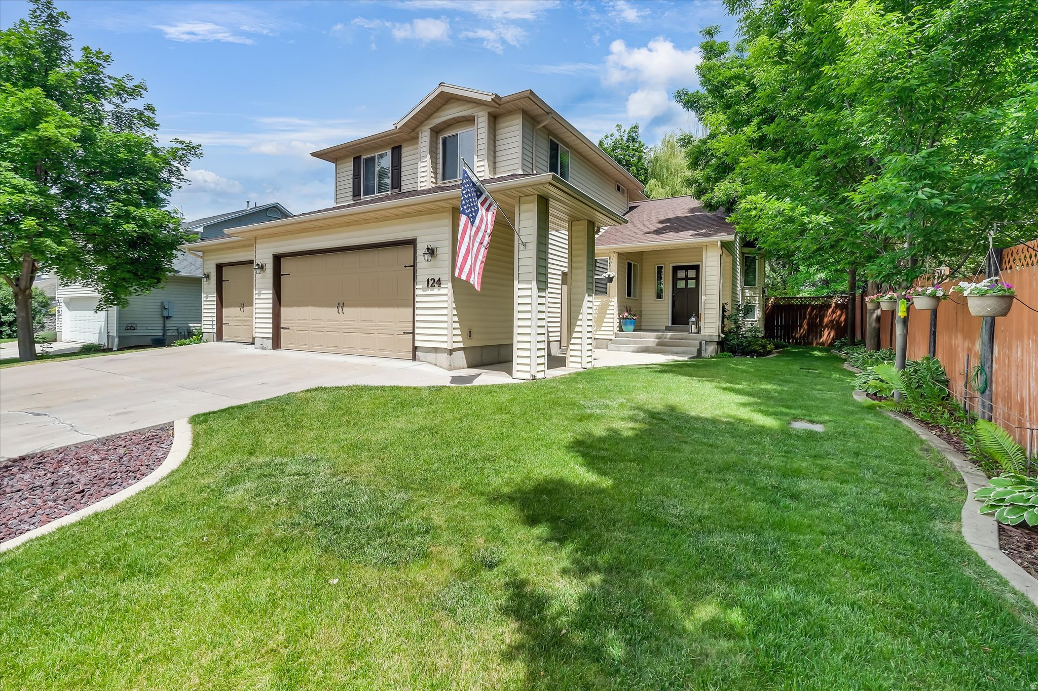 SPRING CREEK HOLLOW - Residential