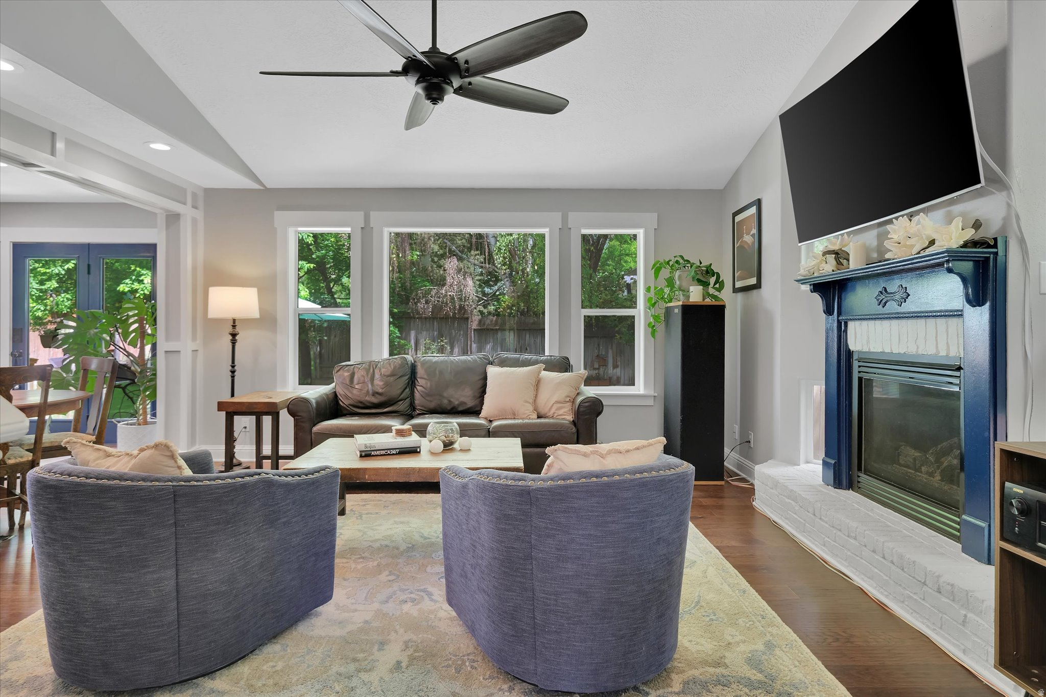 SPRING CREEK HOLLOW - Residential