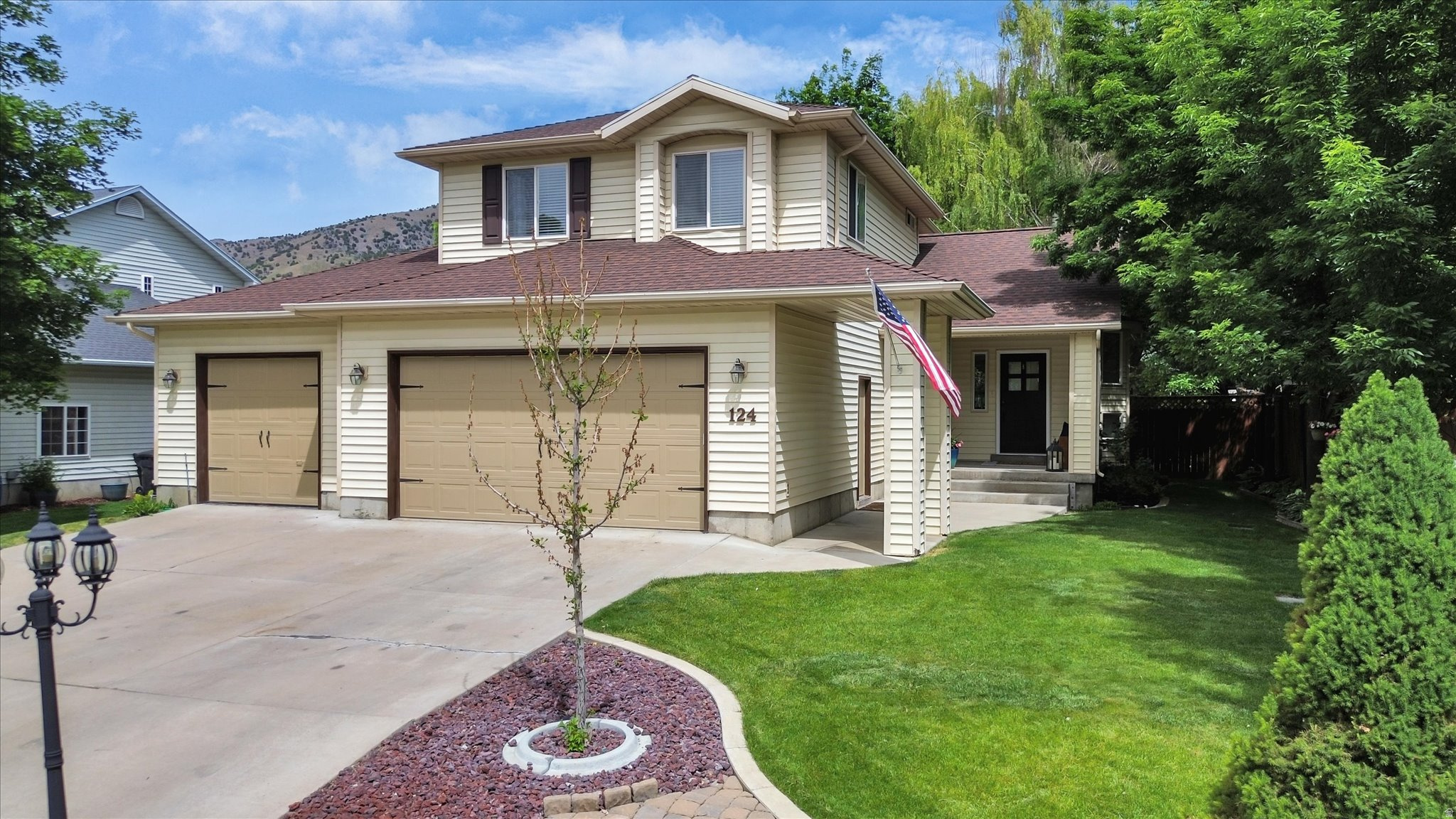 SPRING CREEK HOLLOW - Residential