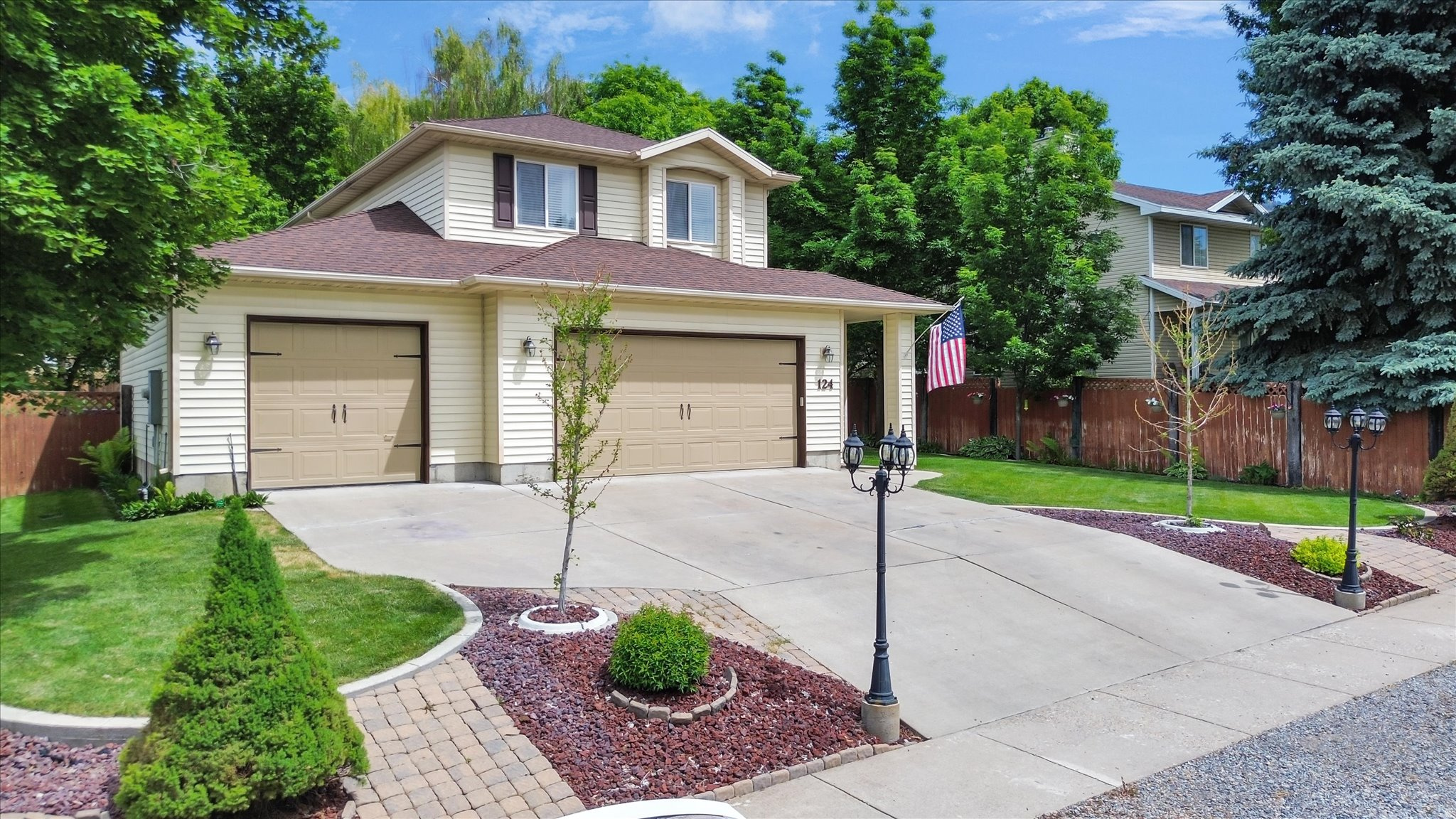 SPRING CREEK HOLLOW - Residential