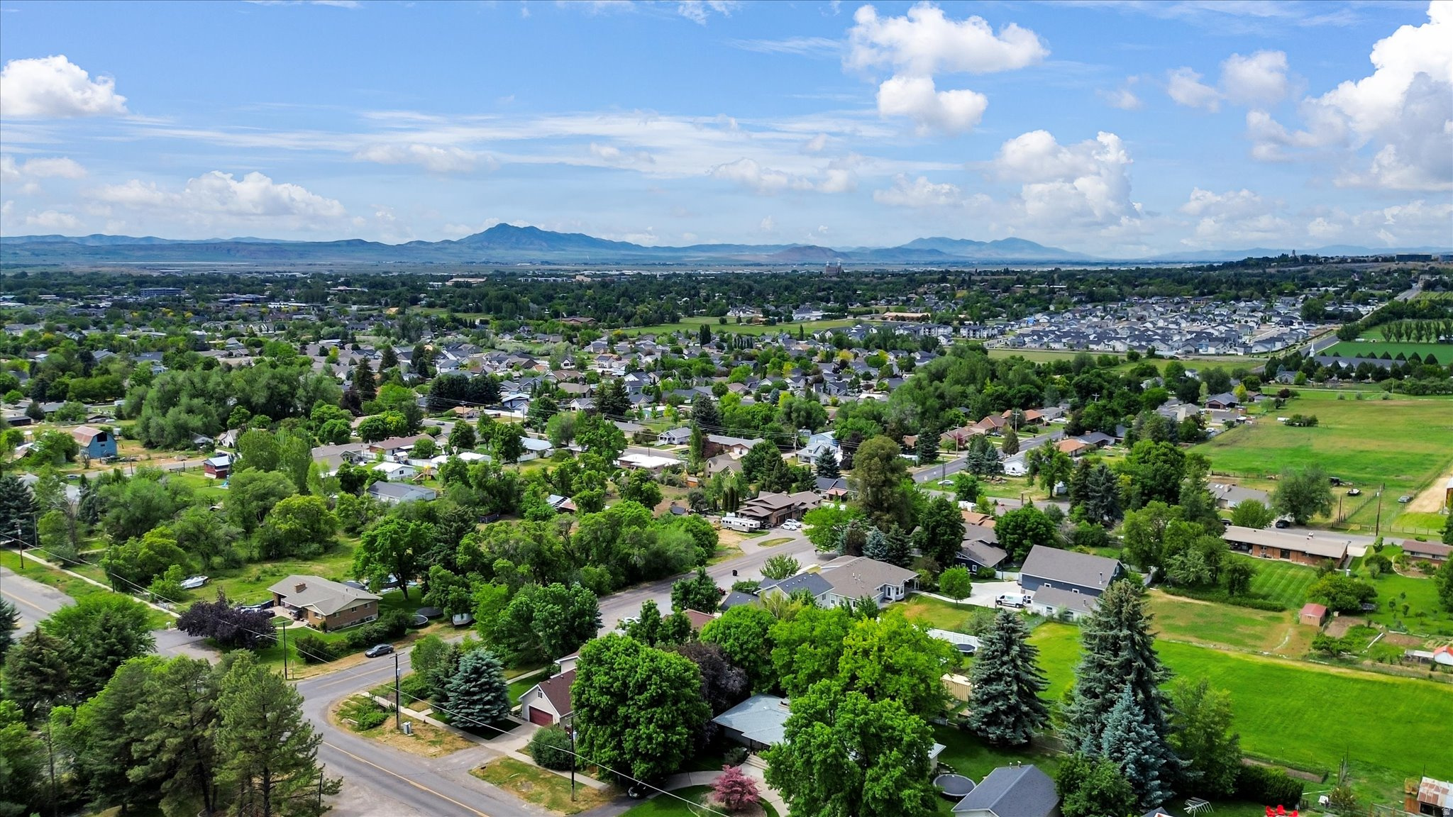 SPRING CREEK HOLLOW - Residential