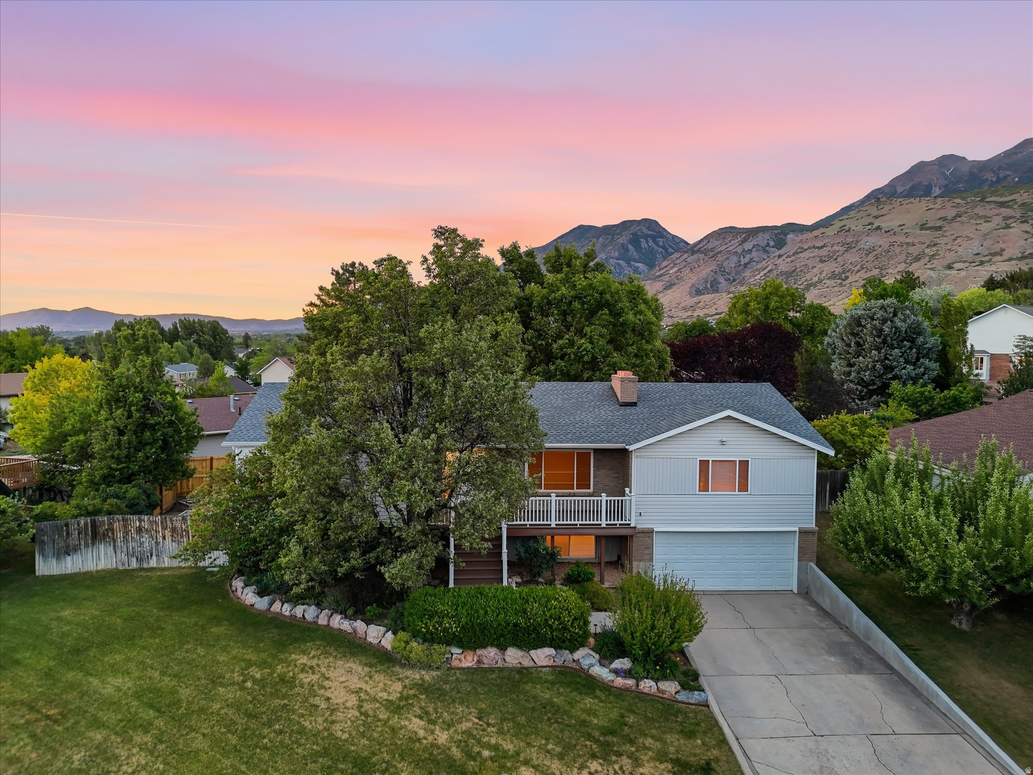 EXECUTIVE ESTATES PB - Residential