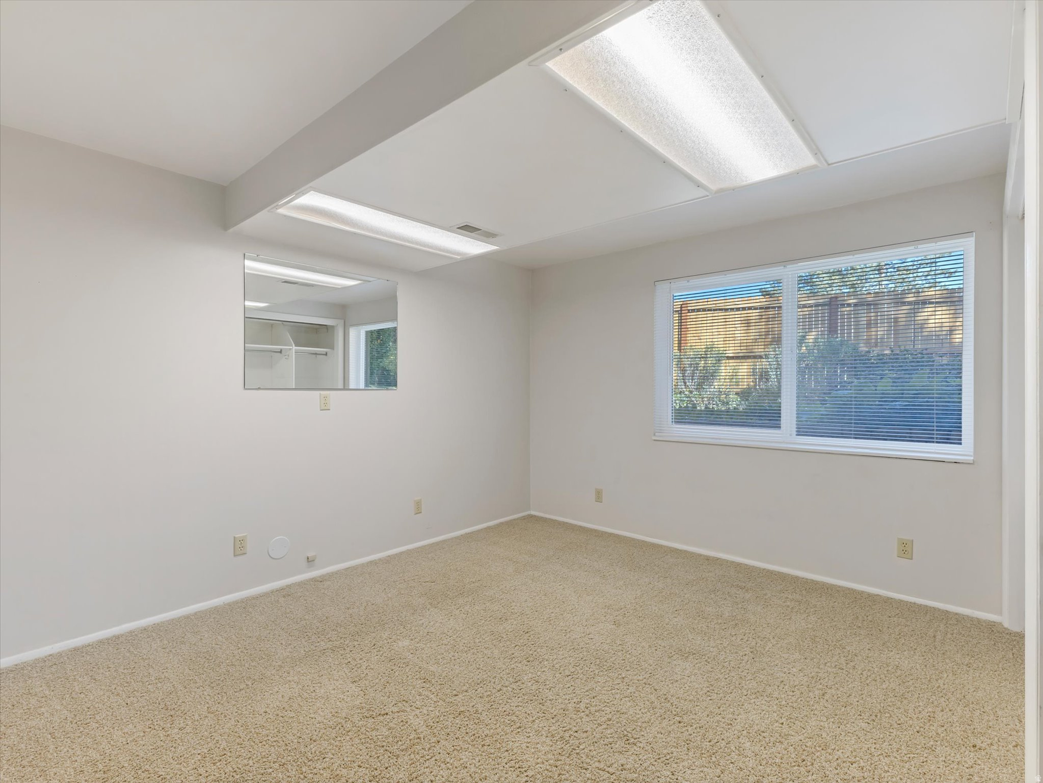 EXECUTIVE ESTATES PB - Residential
