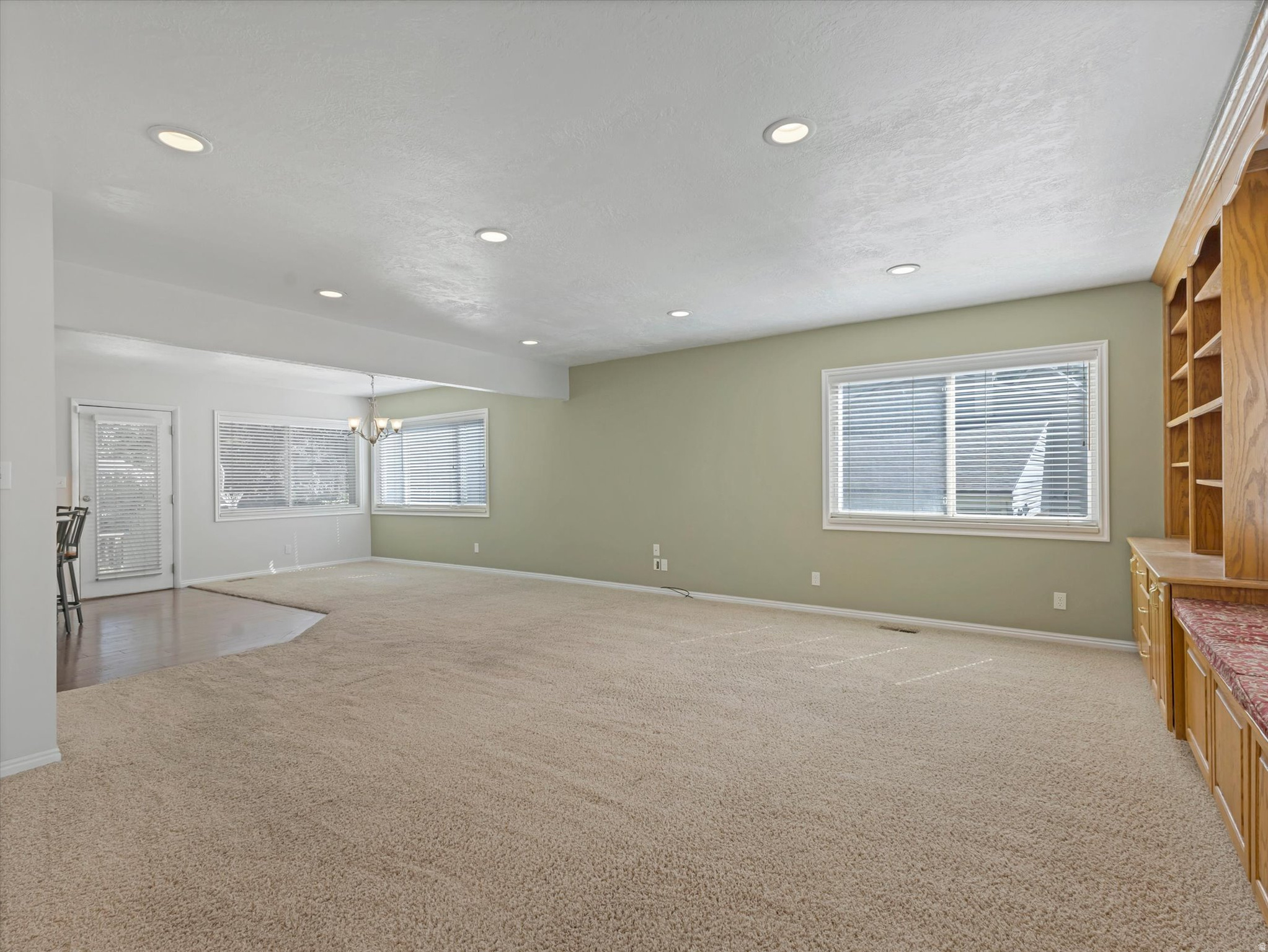 EXECUTIVE ESTATES PB - Residential