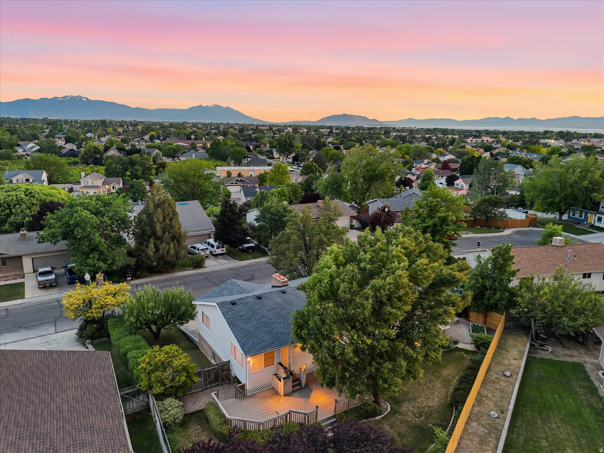 EXECUTIVE ESTATES PB - Residential