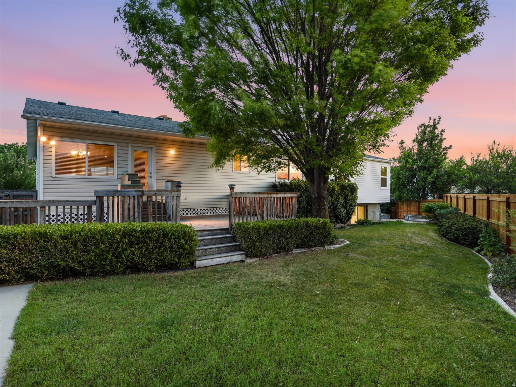 EXECUTIVE ESTATES PB - Residential