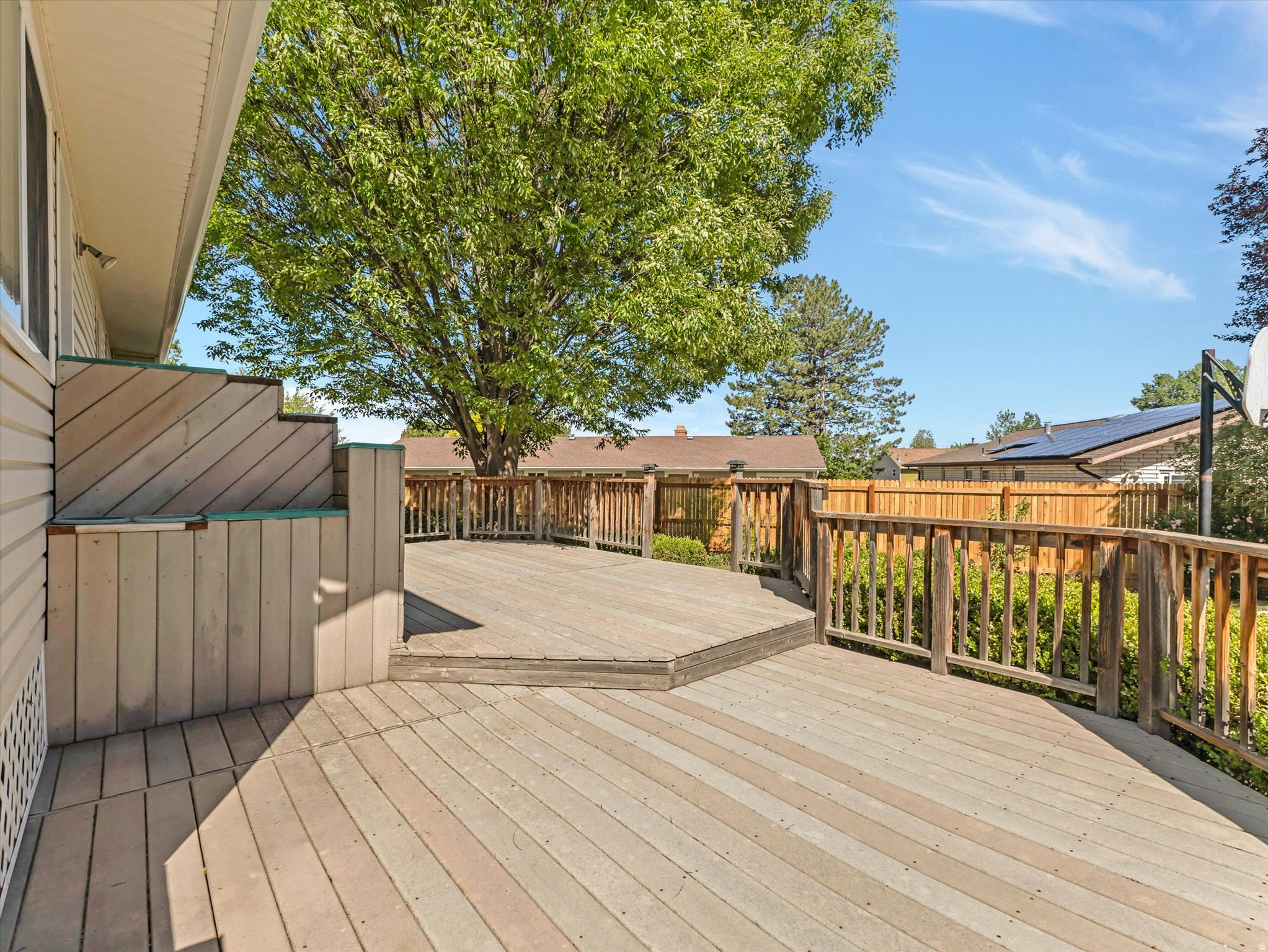 EXECUTIVE ESTATES PB - Residential