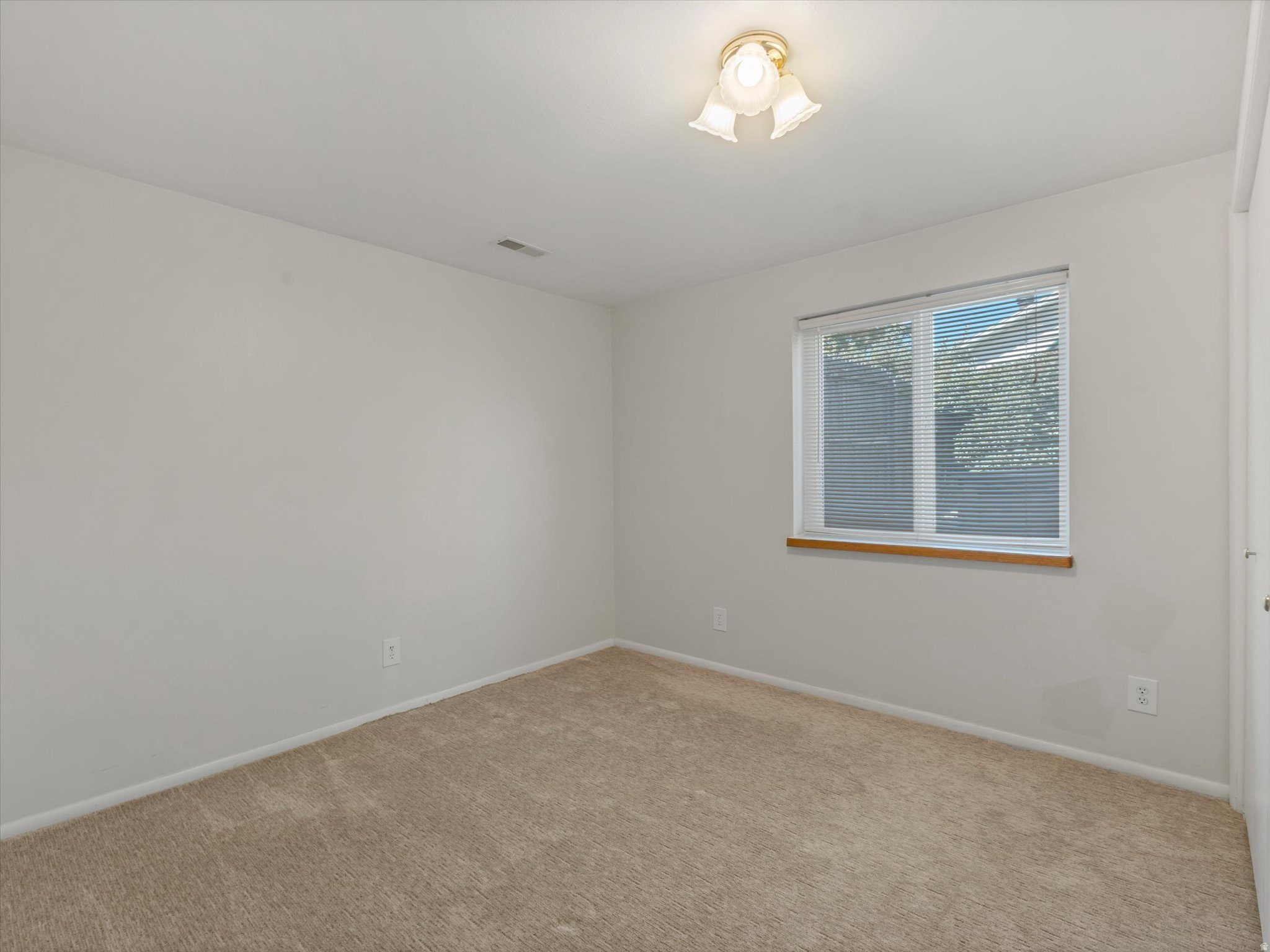 EXECUTIVE ESTATES PB - Residential