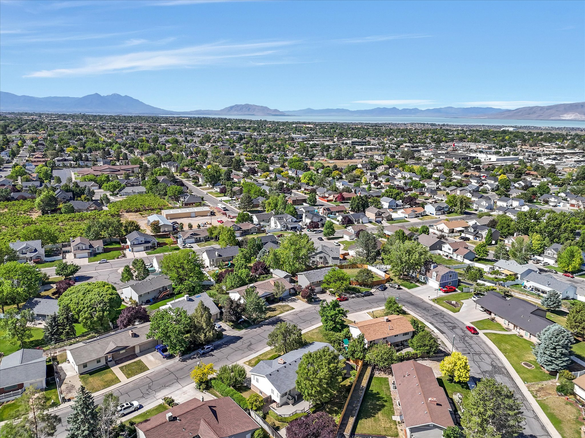 EXECUTIVE ESTATES PB - Residential