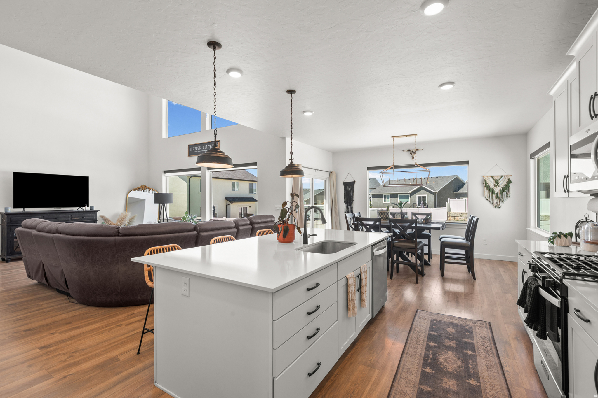 FOOTHILL VILLAGE - Residential