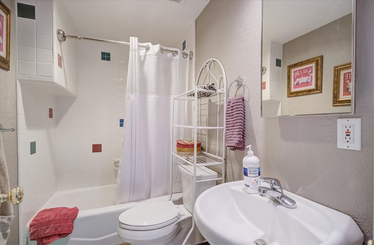 PINEBROOK COTTAGES - Residential Lease
