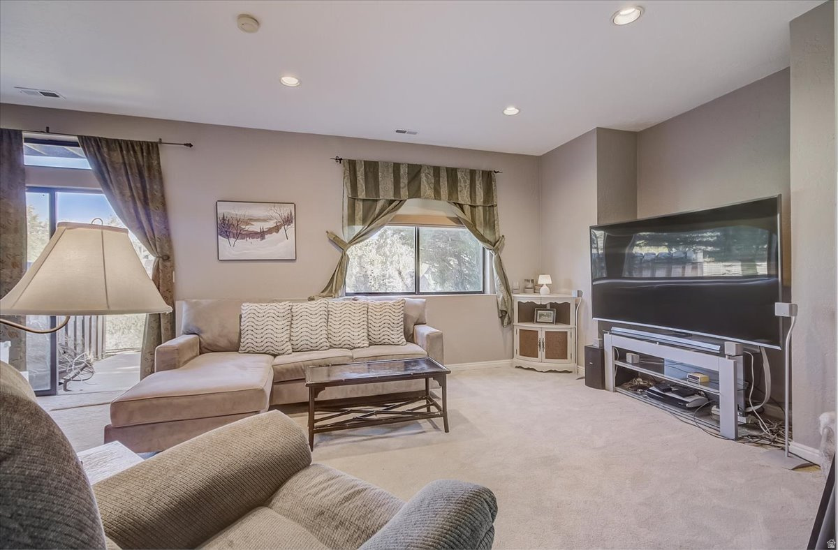 PINEBROOK COTTAGES - Residential Lease