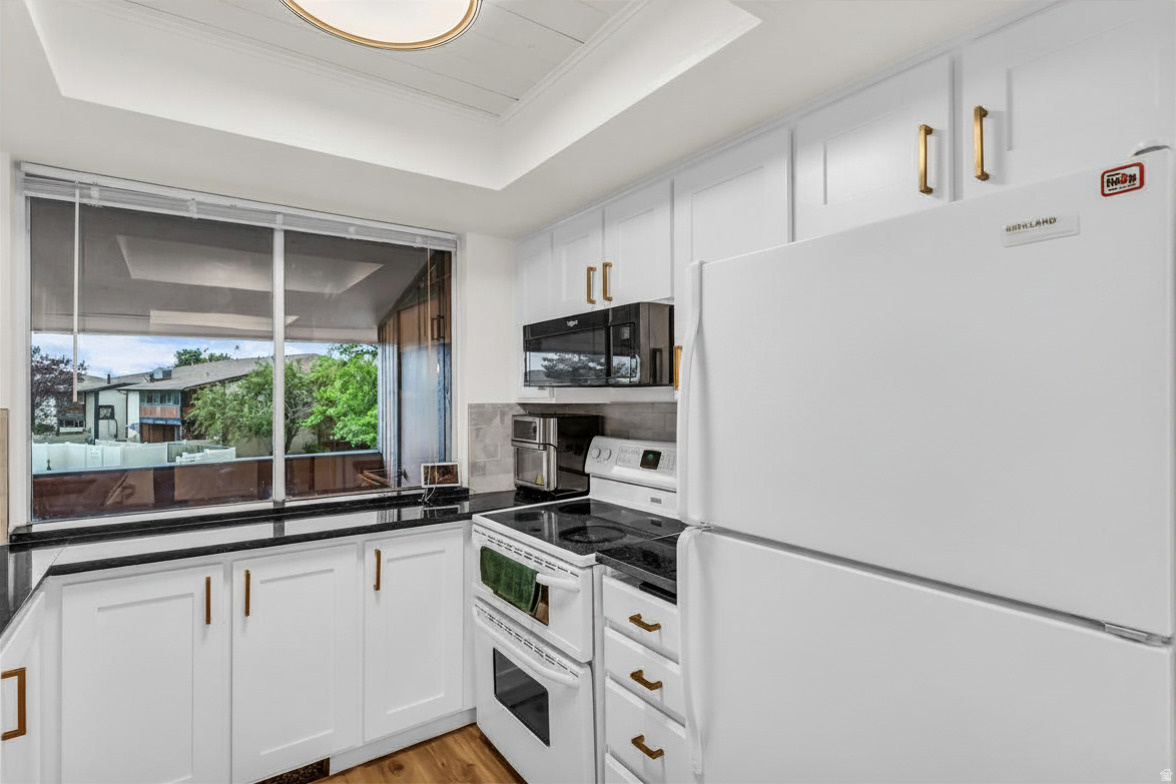 OAK CREST CONDO - Residential