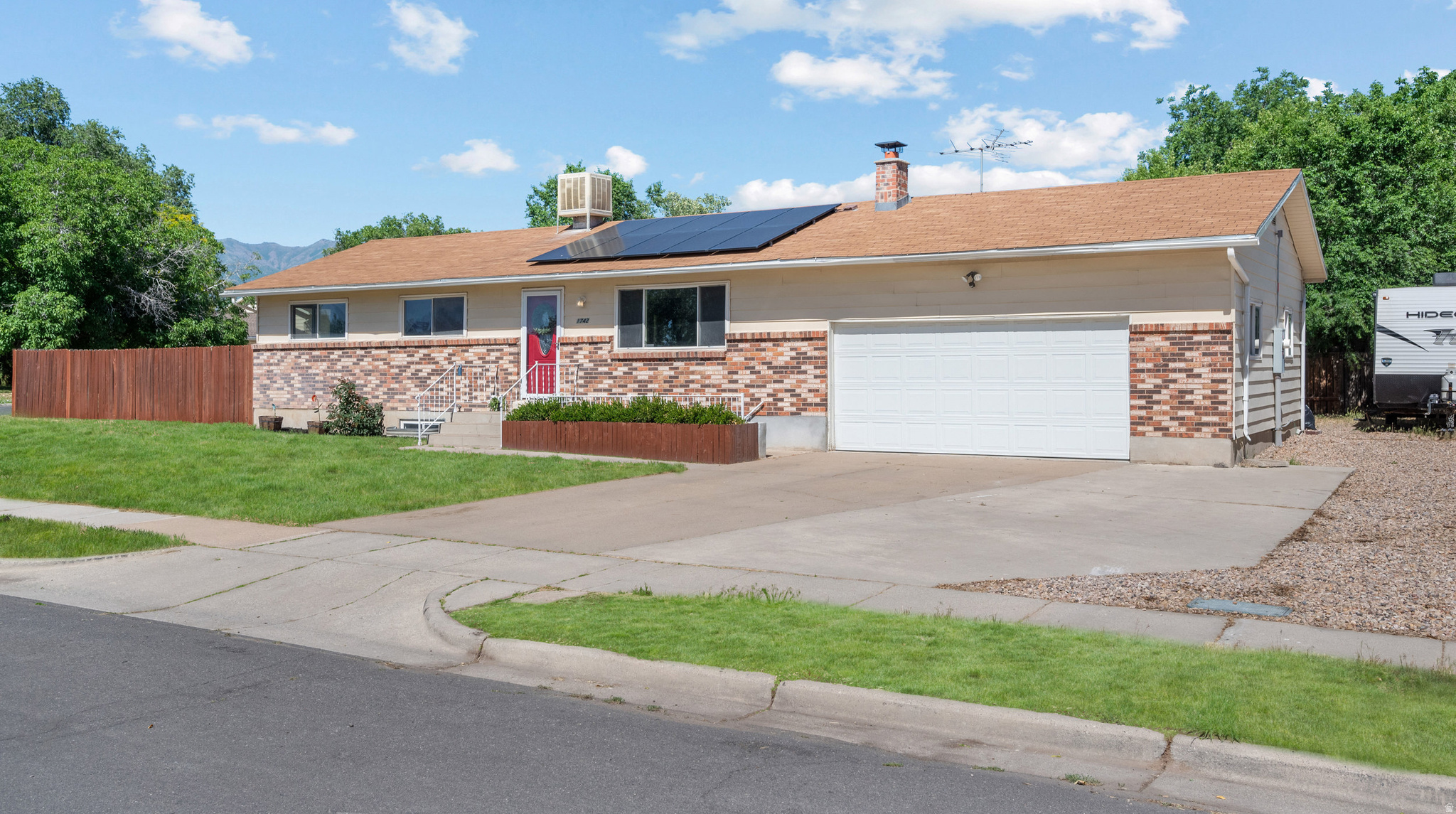 CAMELOT - Residential