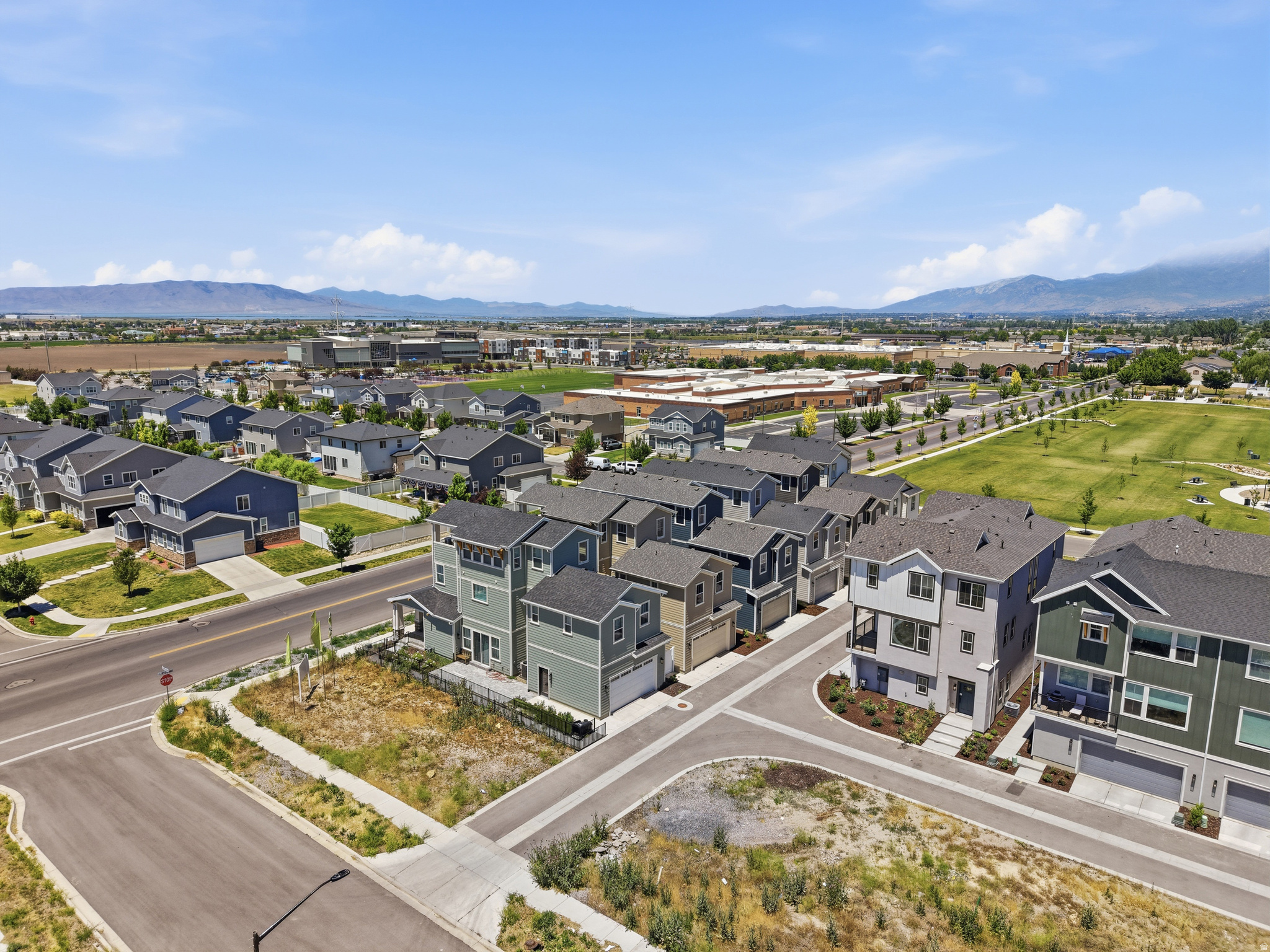 HUNTINGTON RANCH - Residential