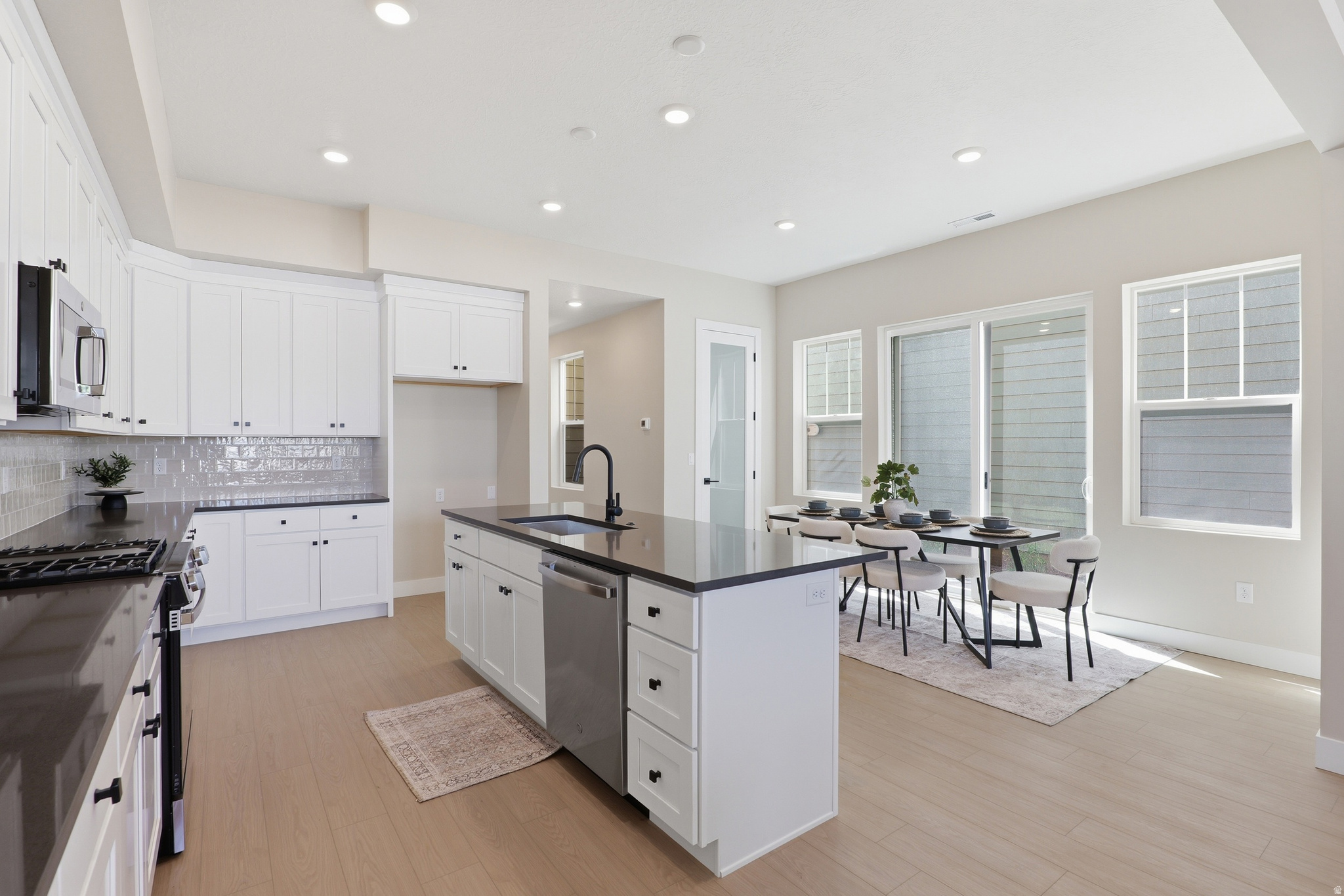 HUNTINGTON RANCH - Residential