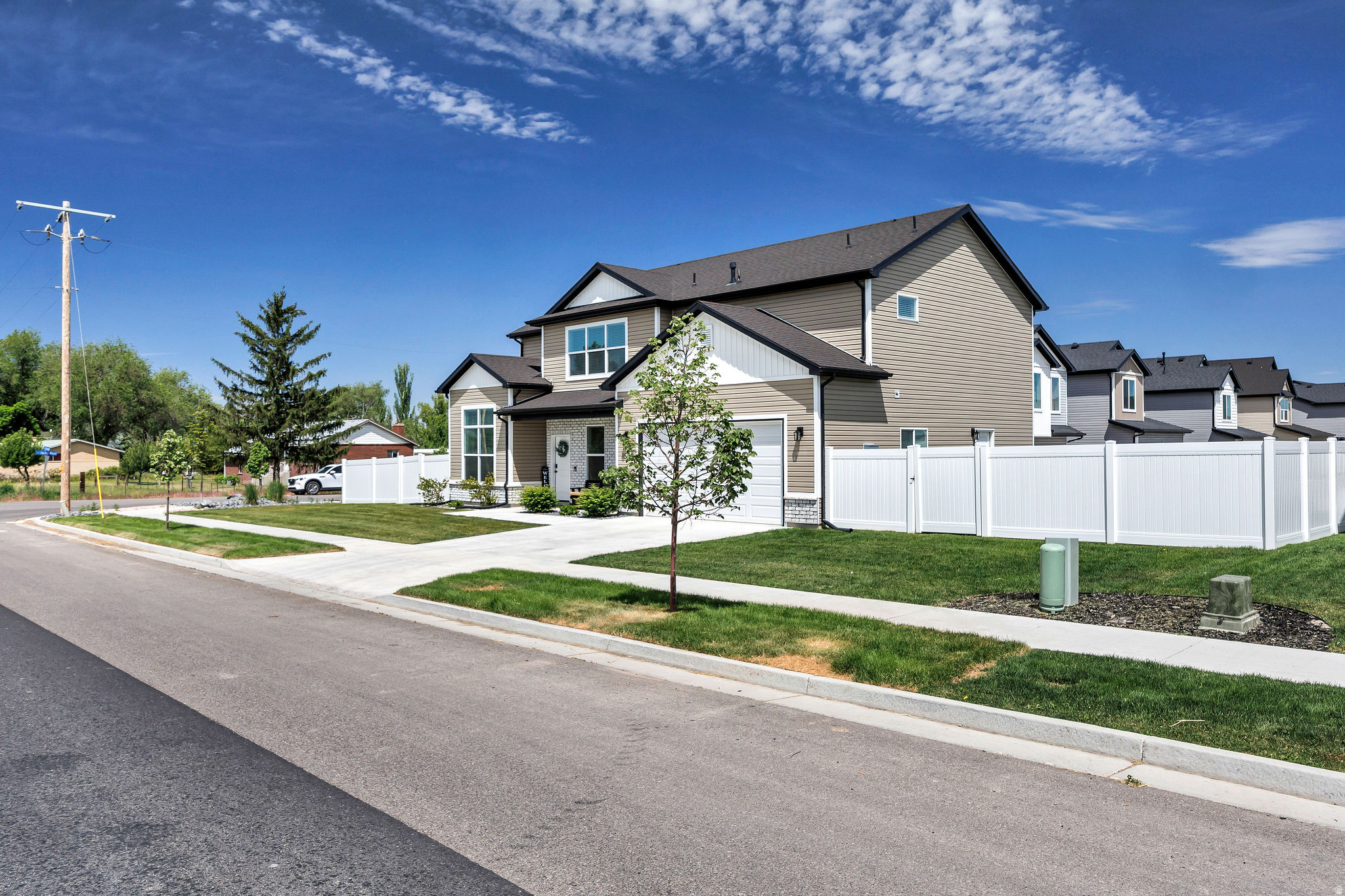 MEADOWBROOK - Residential