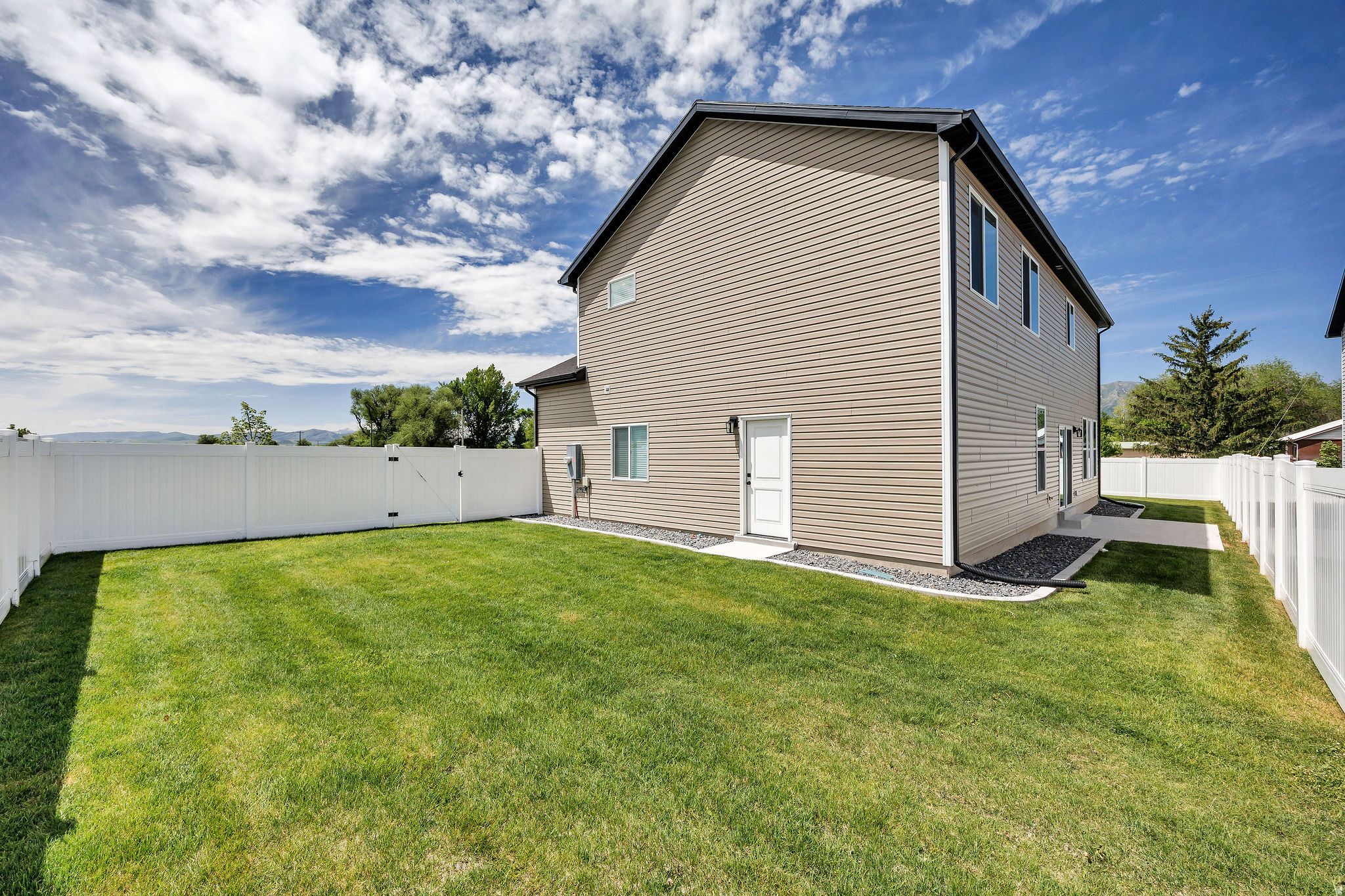 MEADOWBROOK - Residential