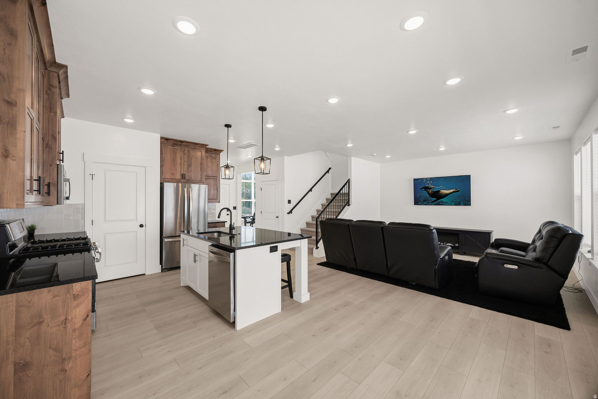 MEADOWBROOK - Residential