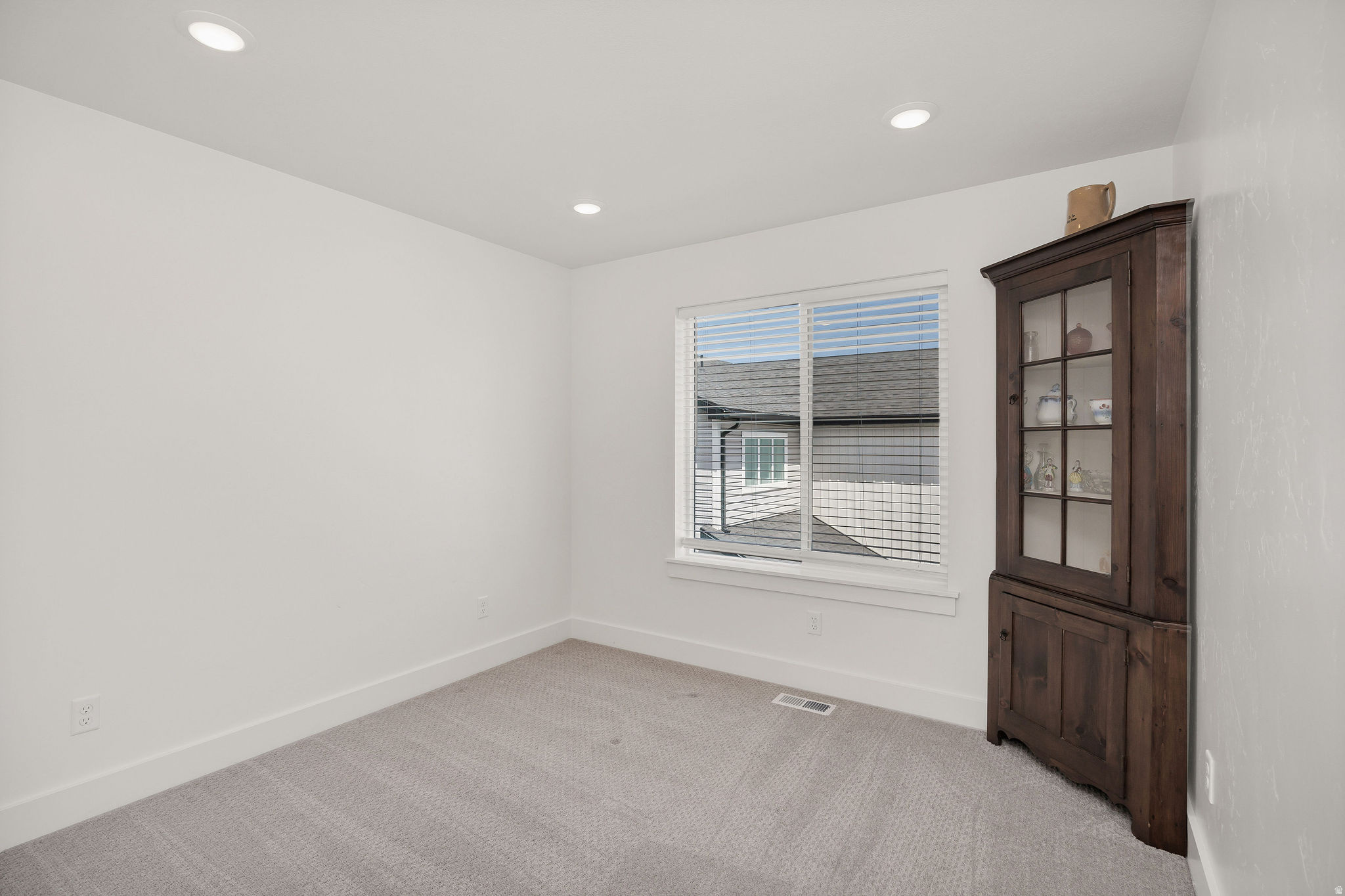 MEADOWBROOK - Residential