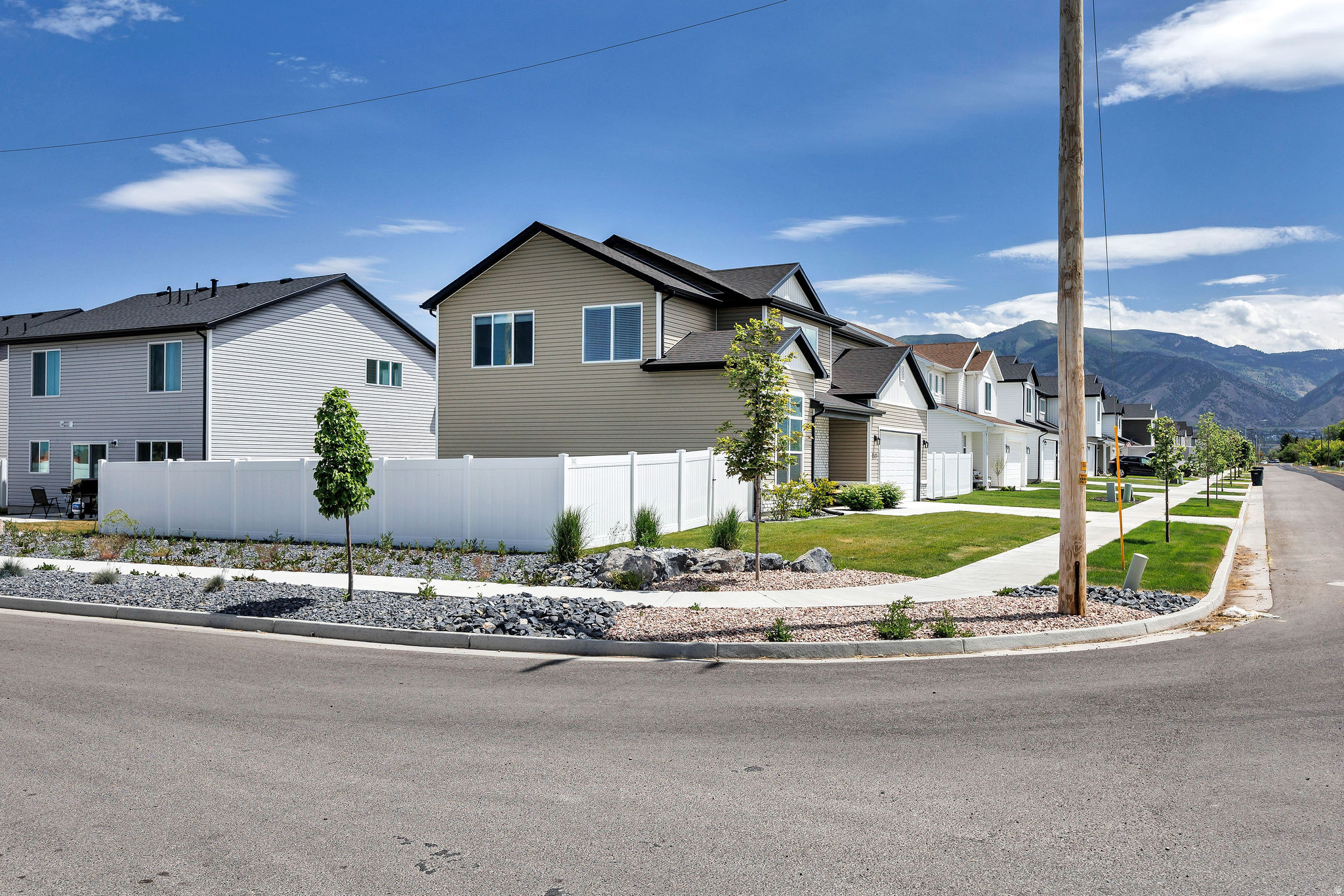 MEADOWBROOK - Residential