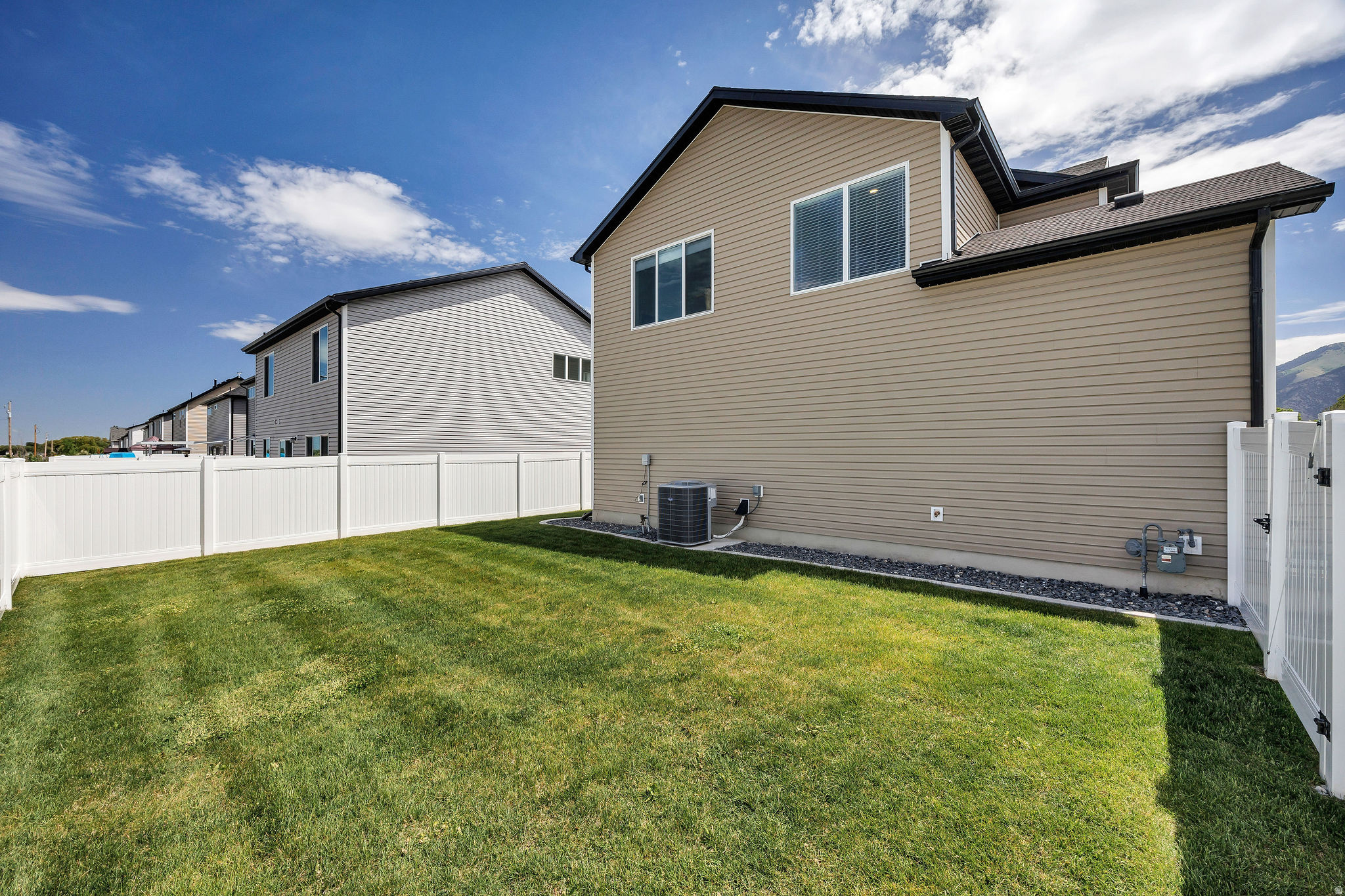 MEADOWBROOK - Residential
