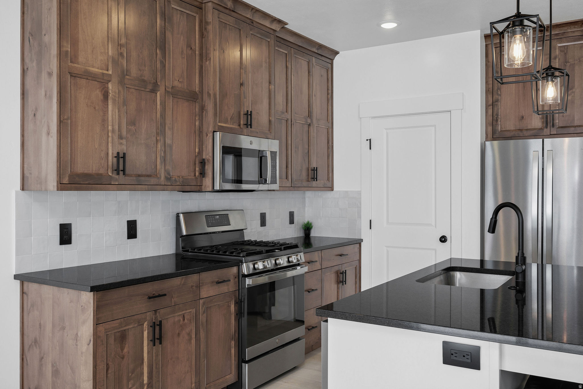 MEADOWBROOK - Residential