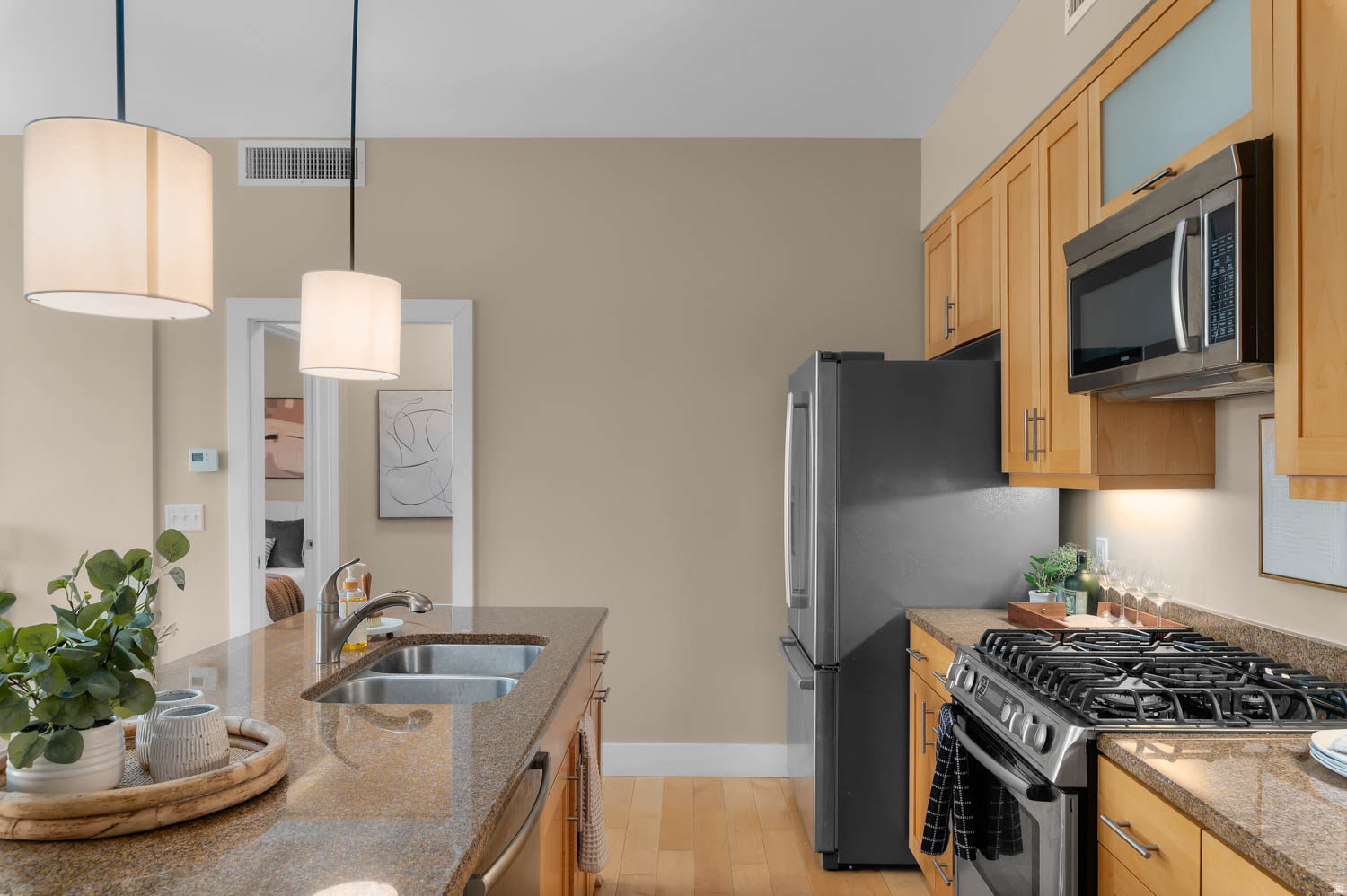 URBANA ON 11TH - Residential