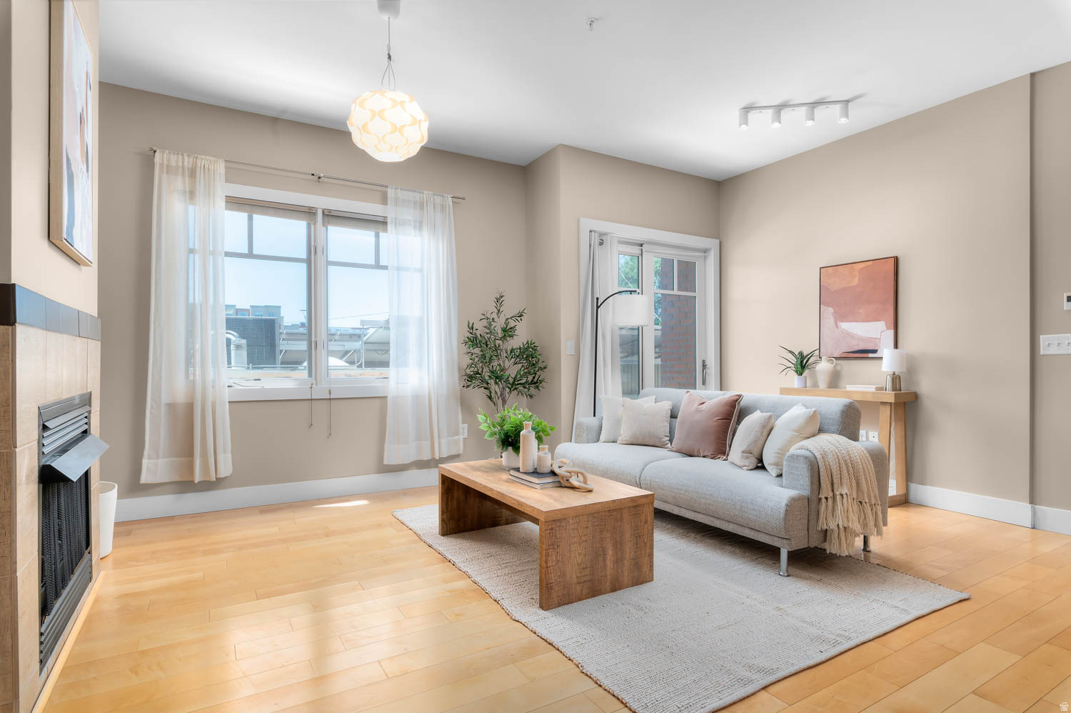 URBANA ON 11TH - Residential