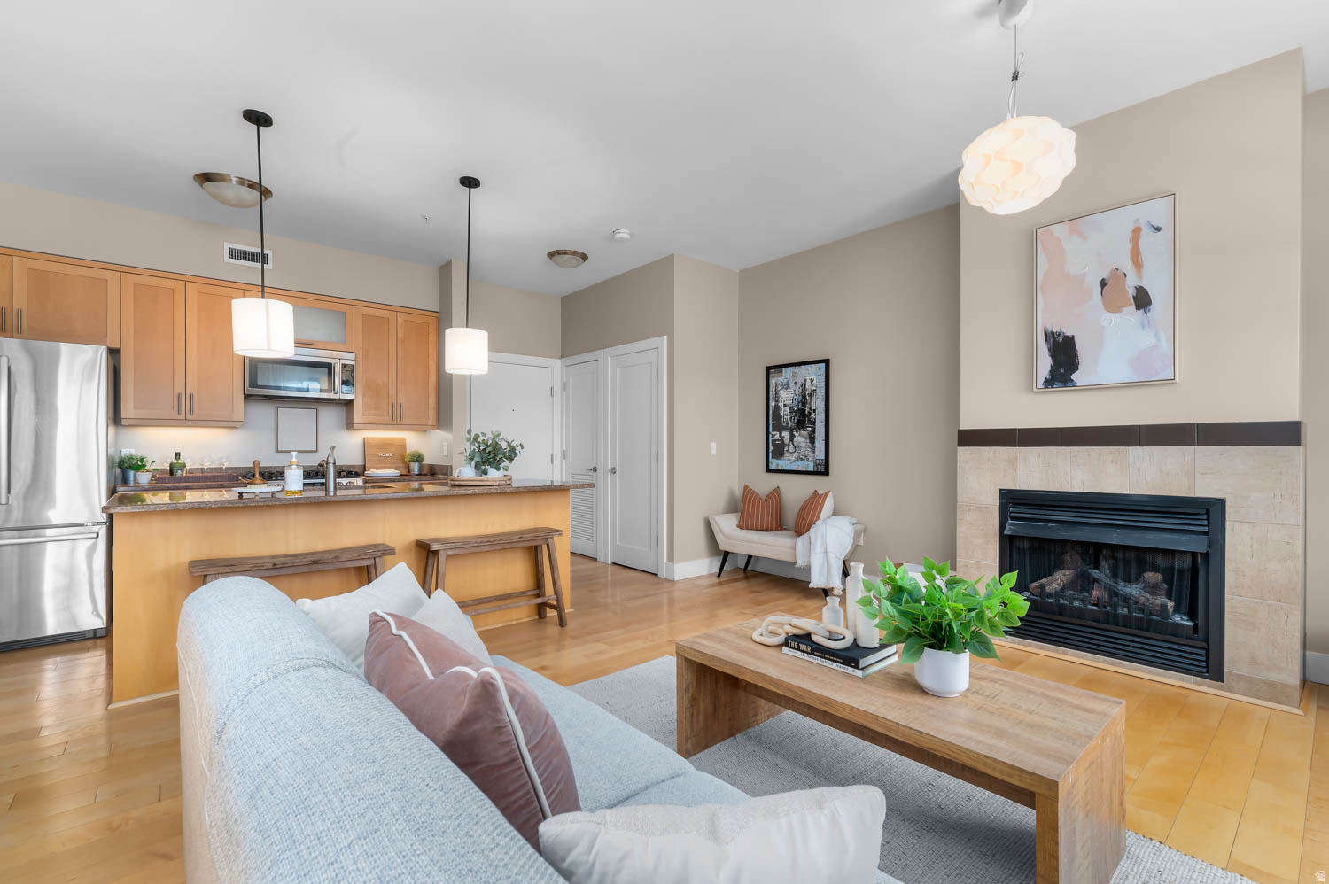 URBANA ON 11TH - Residential