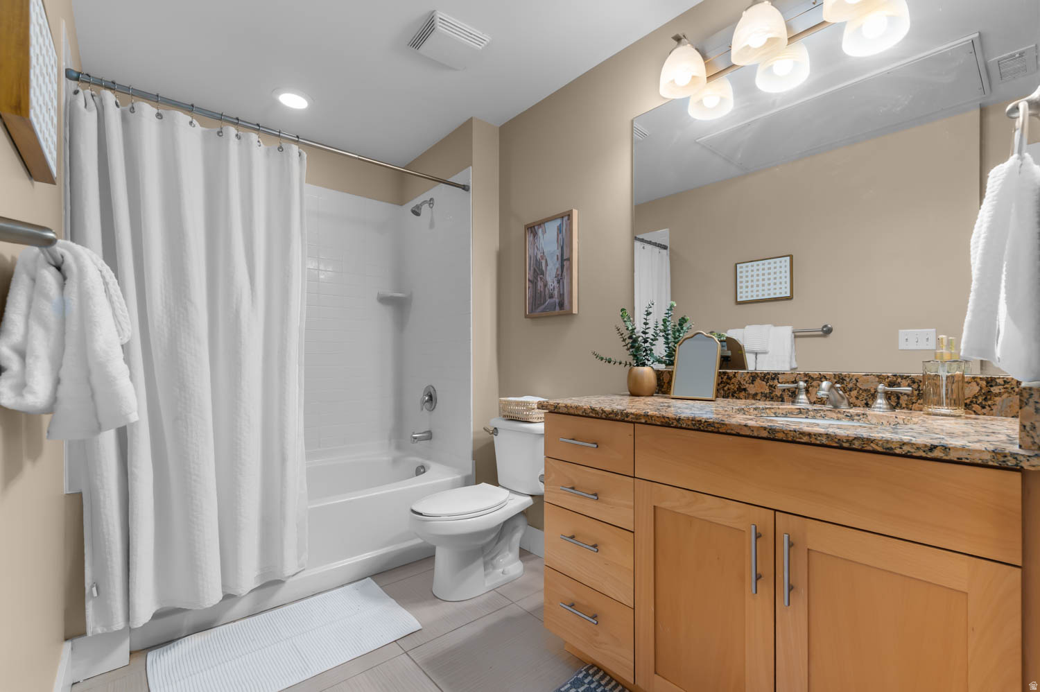 URBANA ON 11TH - Residential