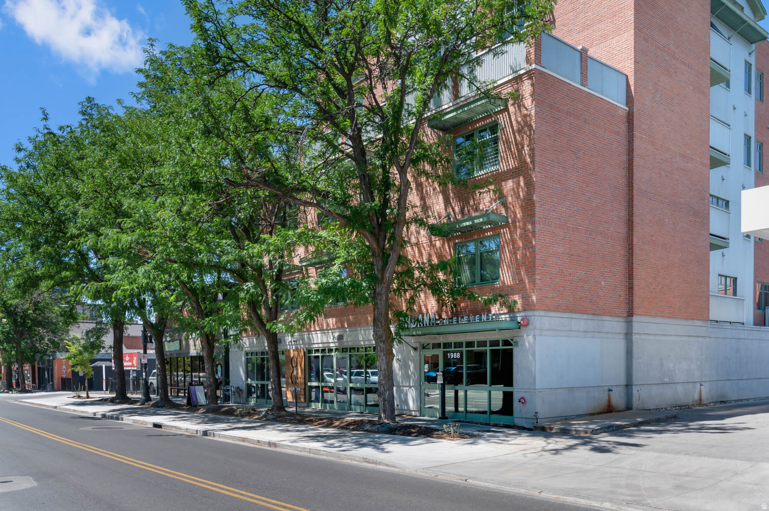URBANA ON 11TH - Residential