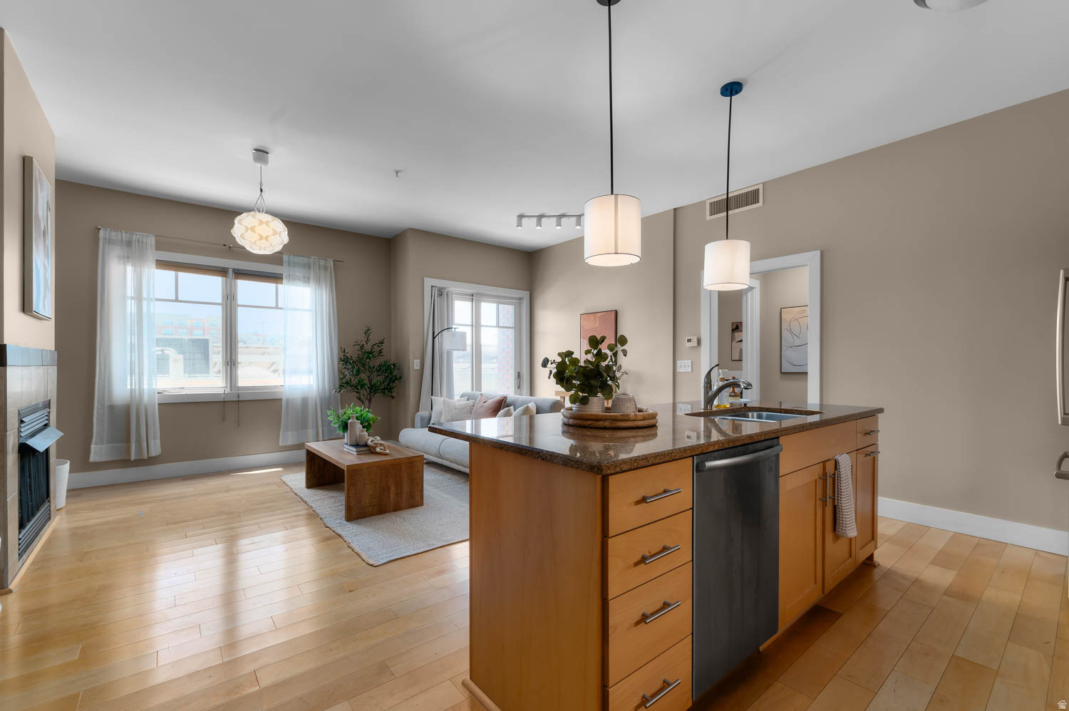 URBANA ON 11TH - Residential