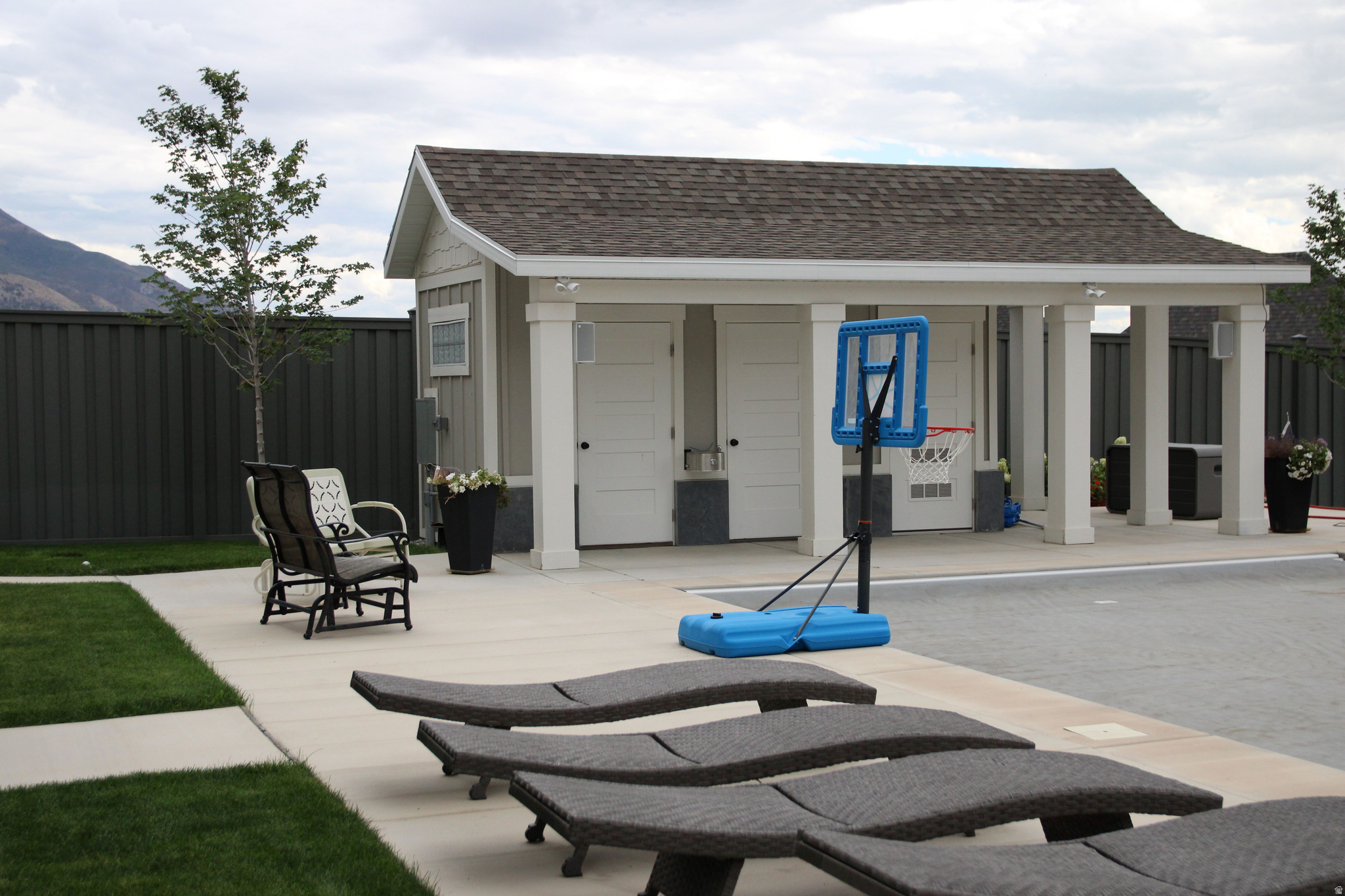 NORTH POINT VIEW - Residential